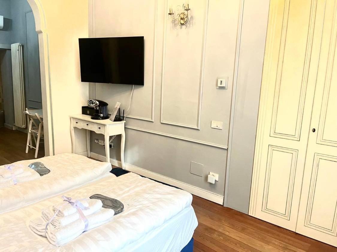 Deluxe Suite with Spa Bath photo 2