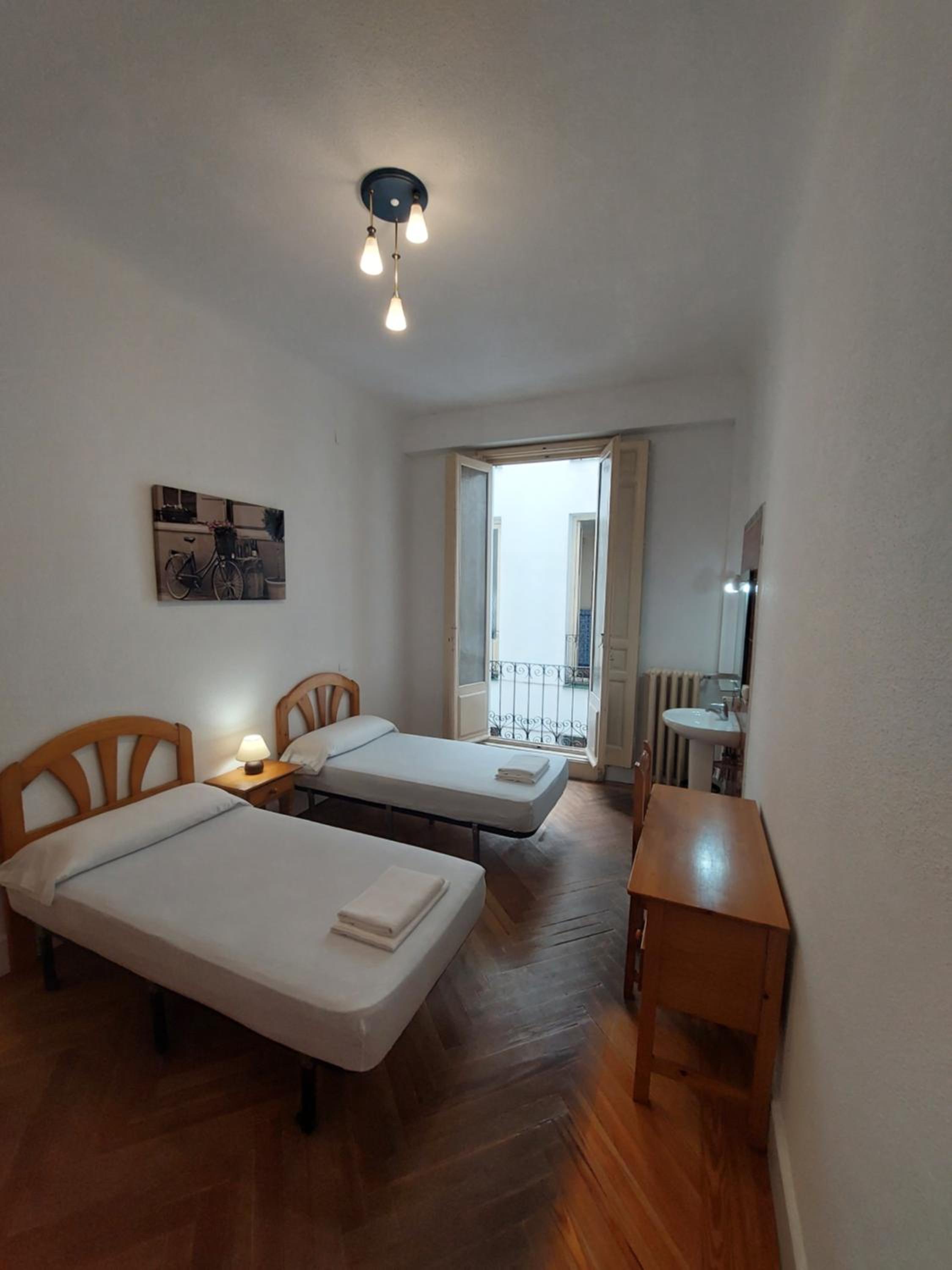 Habitación Doble con Baño Compartido