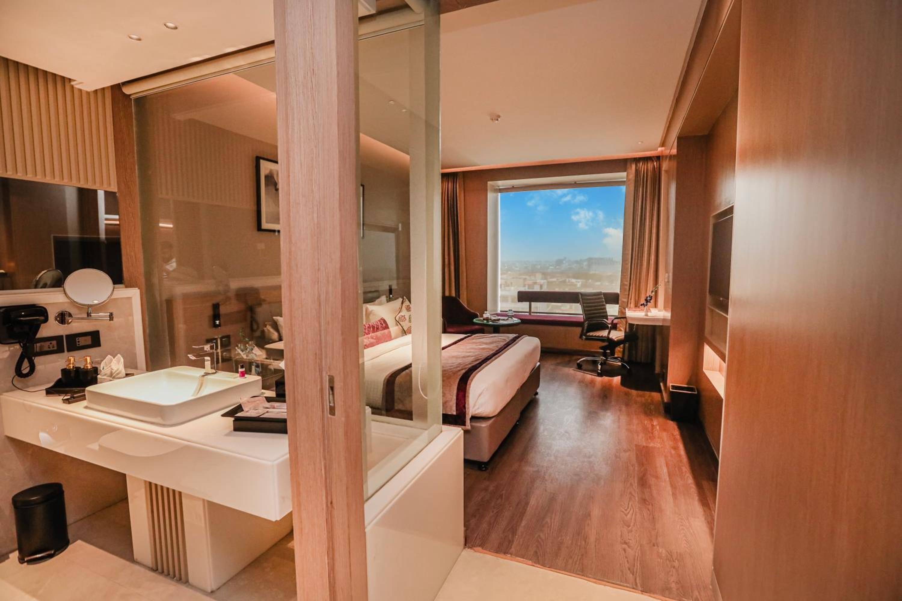 Executive Room - Pick and Drop-off To Golden Temple- Complimentary One Time photo 3