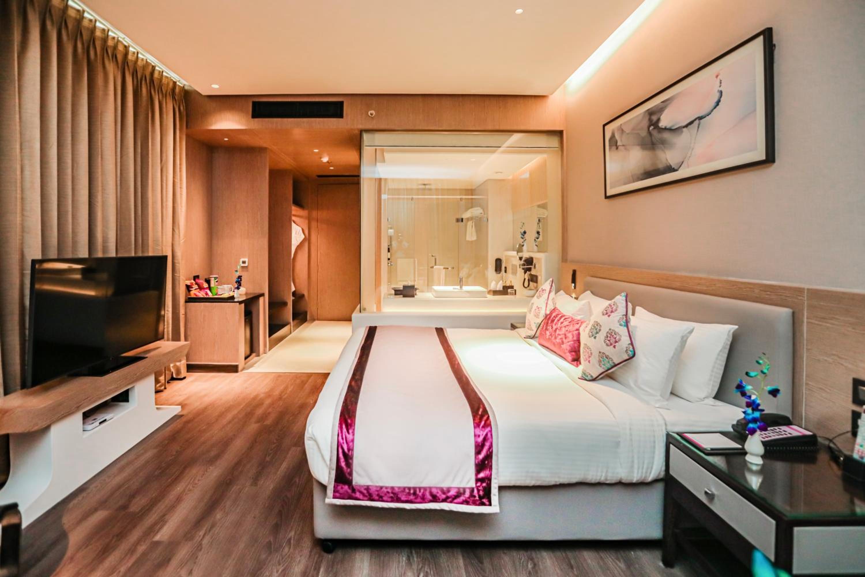 Premium Executive Room ( Pick and Drop-off To Golden Temple- Complimentary One Time ) photo 2