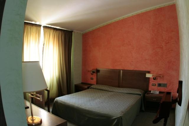 Double or Twin Room - Photo 2