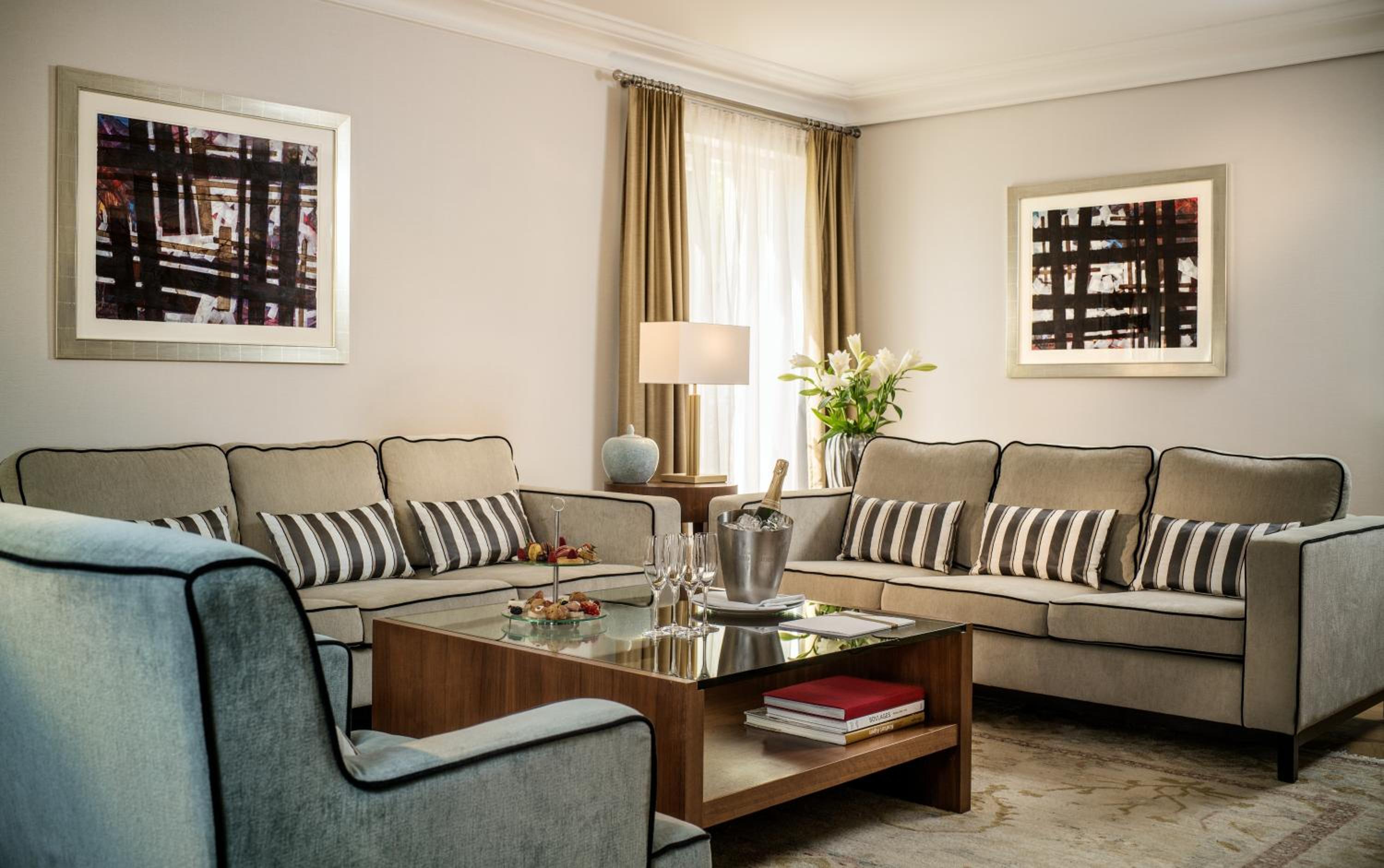 Deluxe Suite - Photo 5
