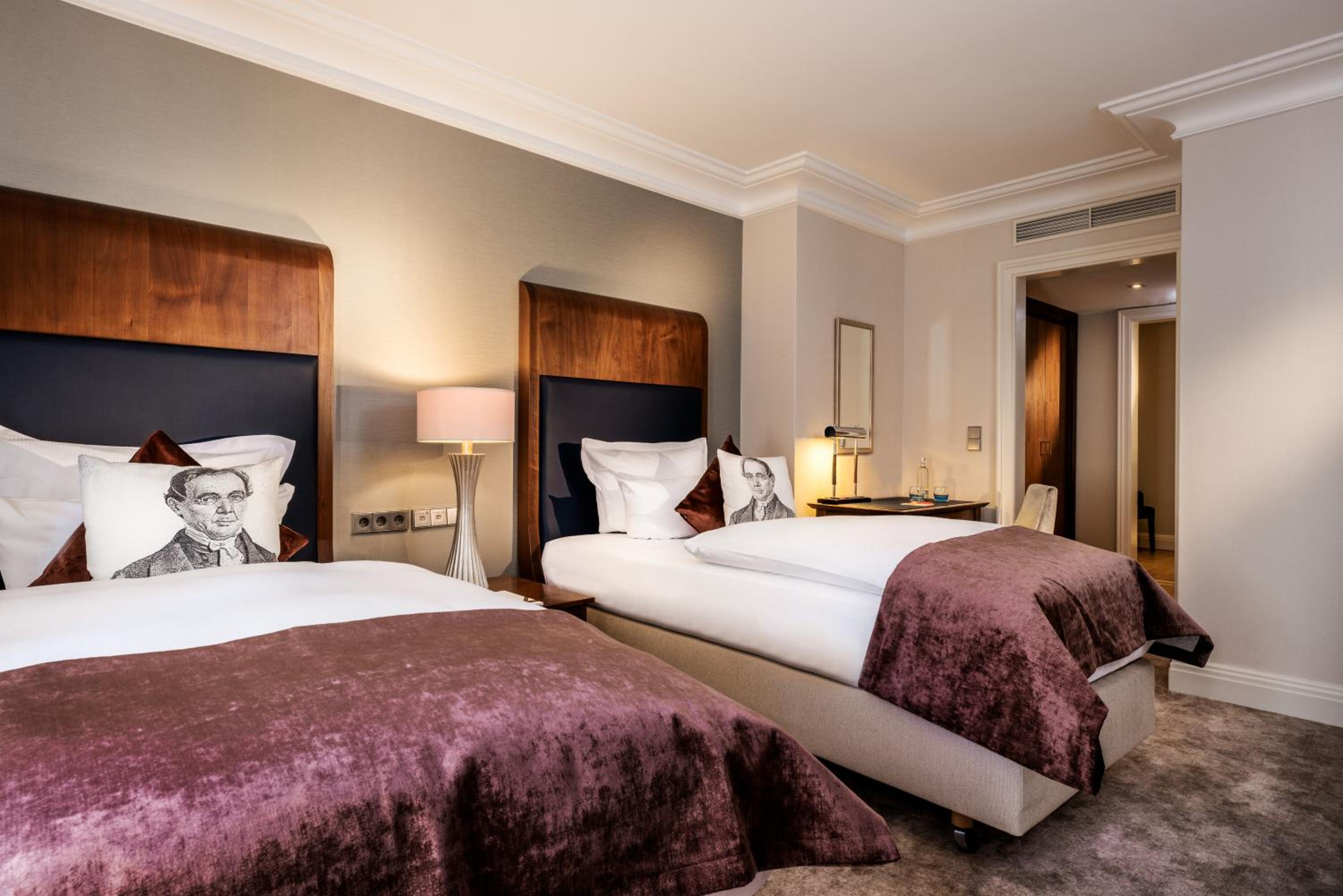Deluxe Suite - Photo 2