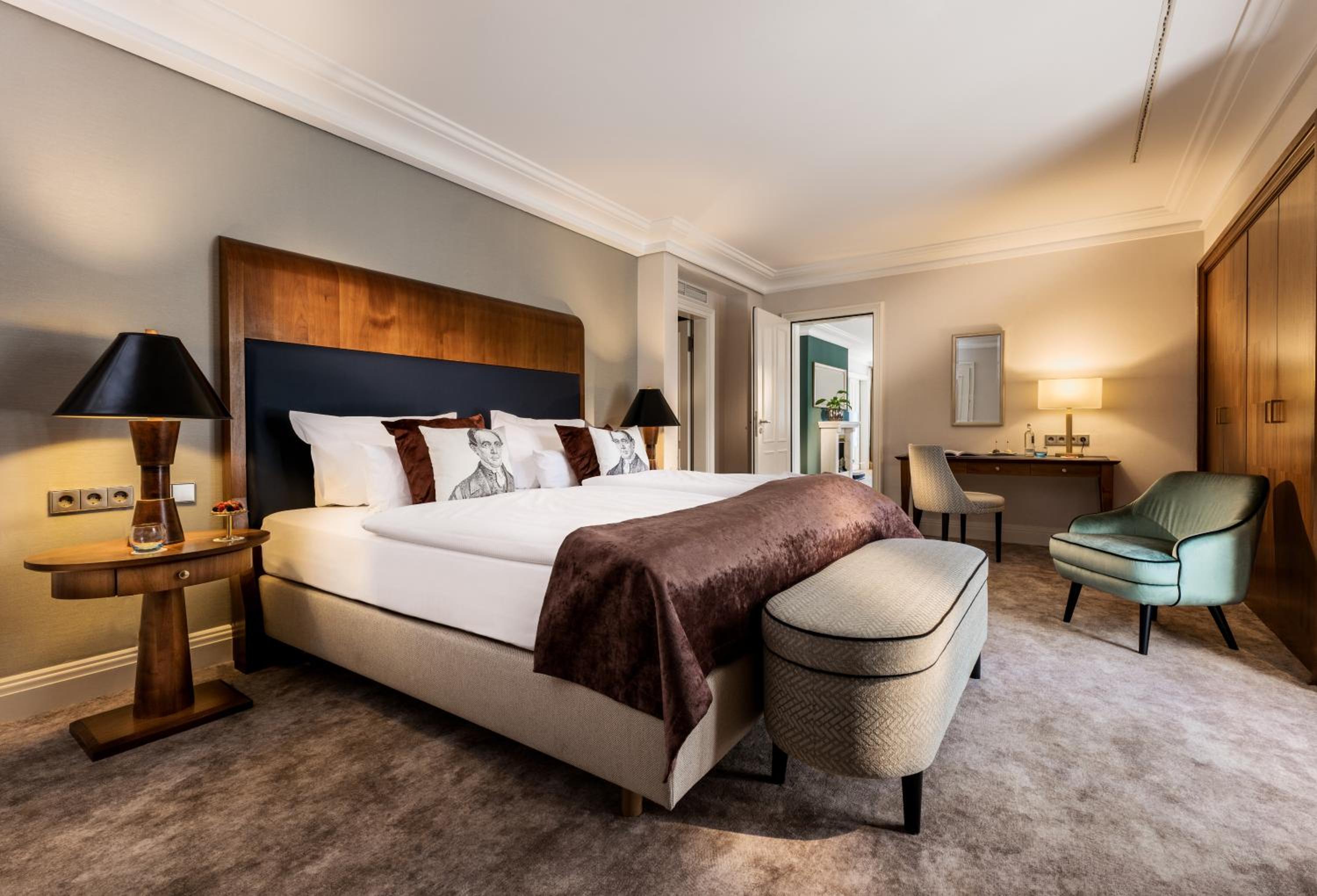 Deluxe Suite - Photo 1