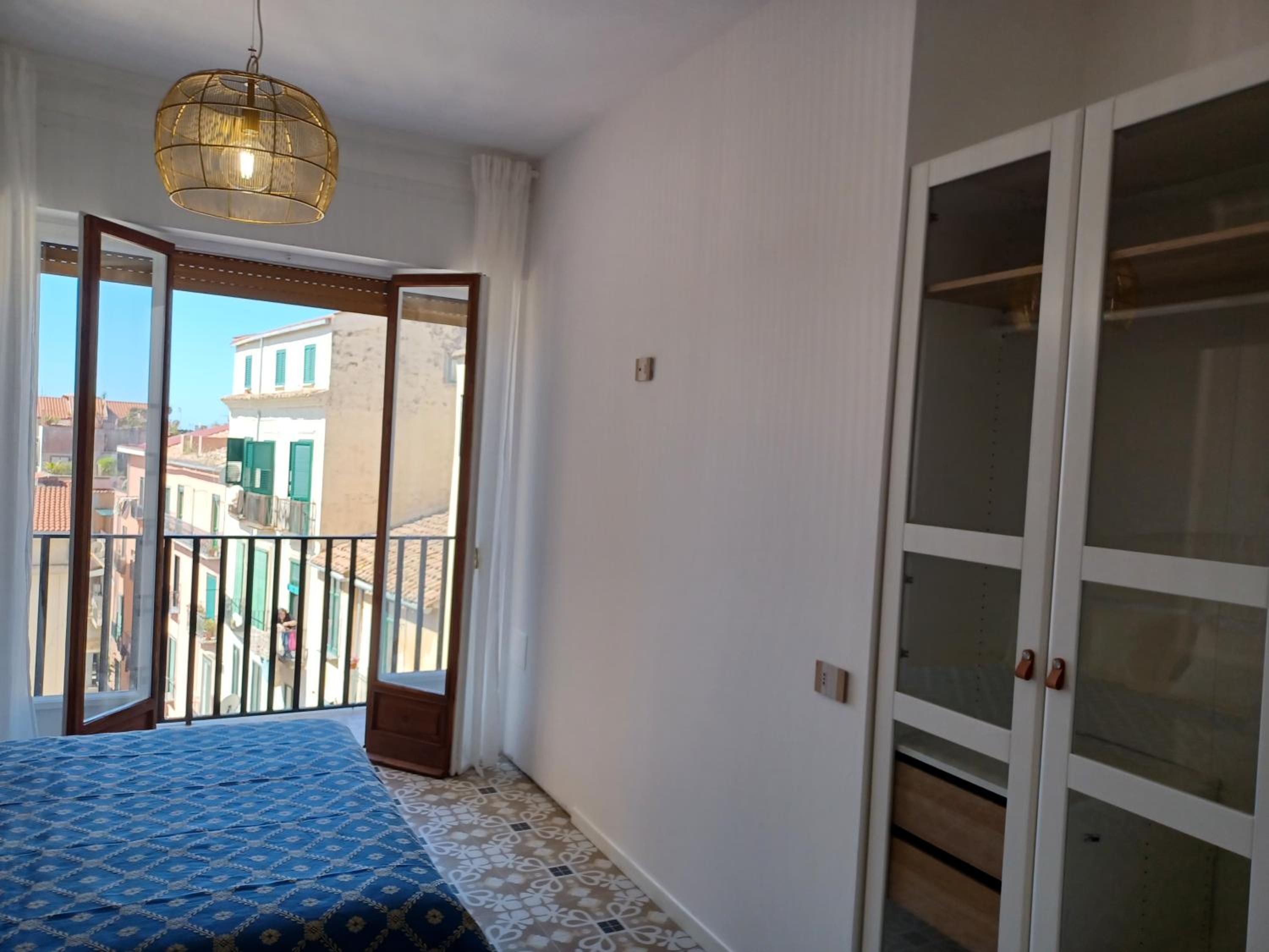 Family Suite with Balcony - Photo 12