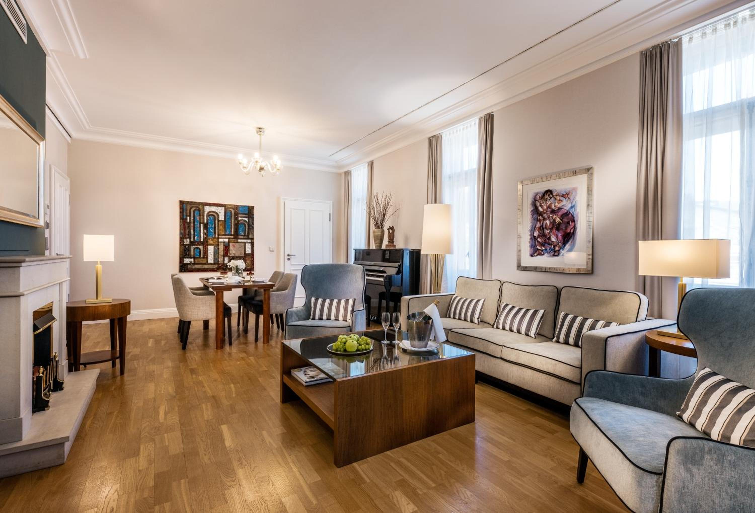 Superior Suite - Photo 4
