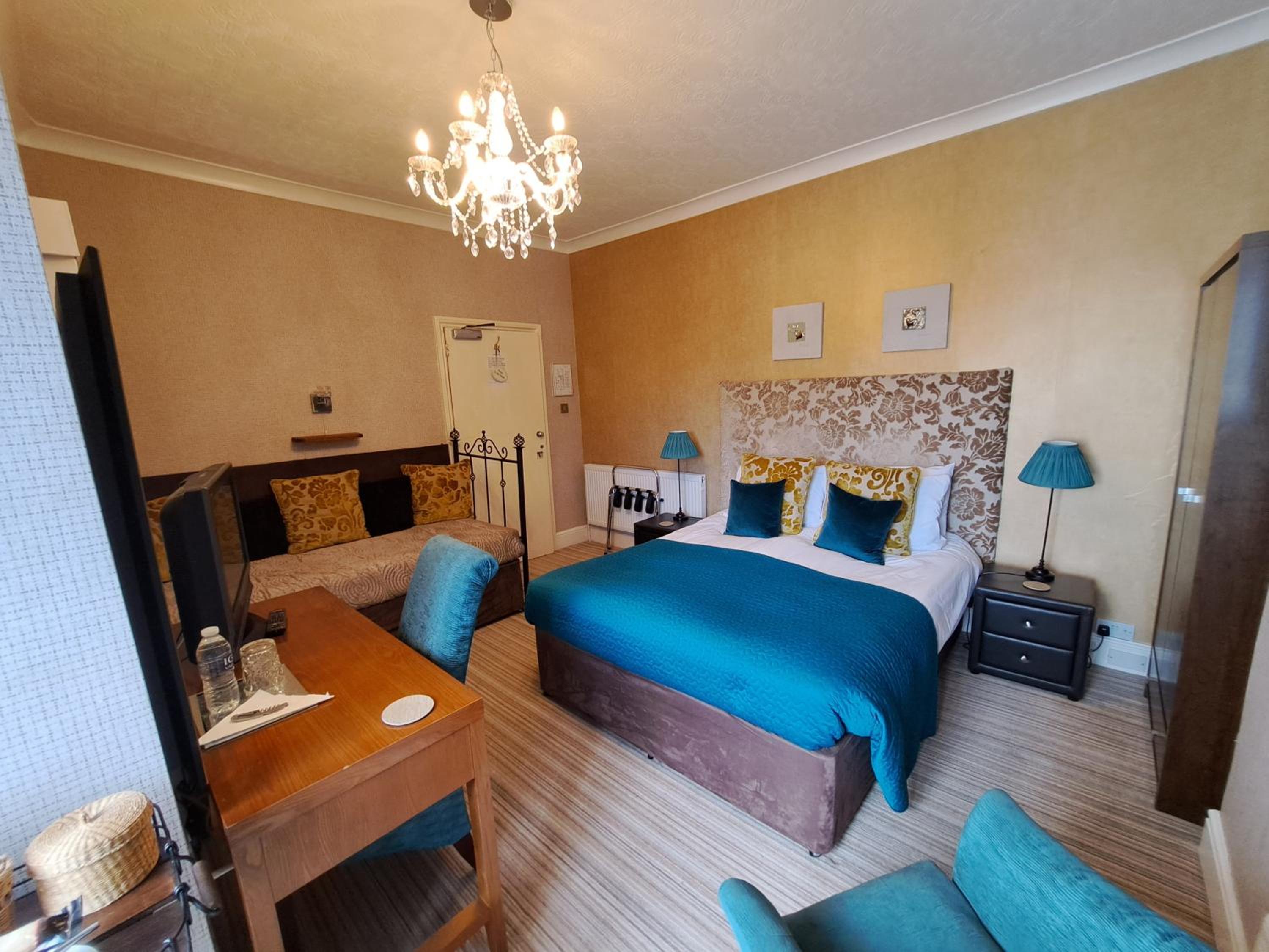 Classic Triple Room photo 3