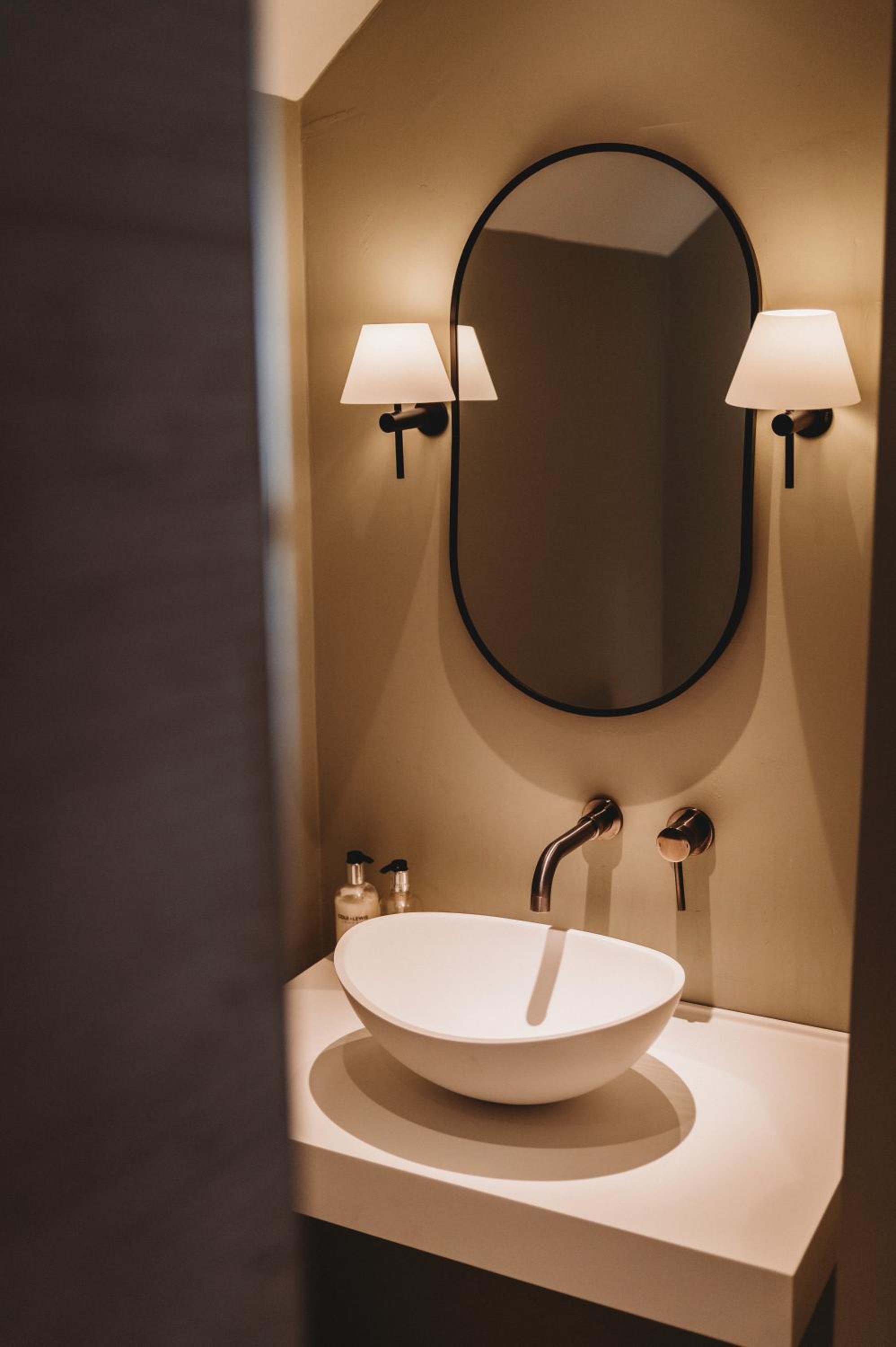 Deluxe Double Room with Private Bathroom, photo 7