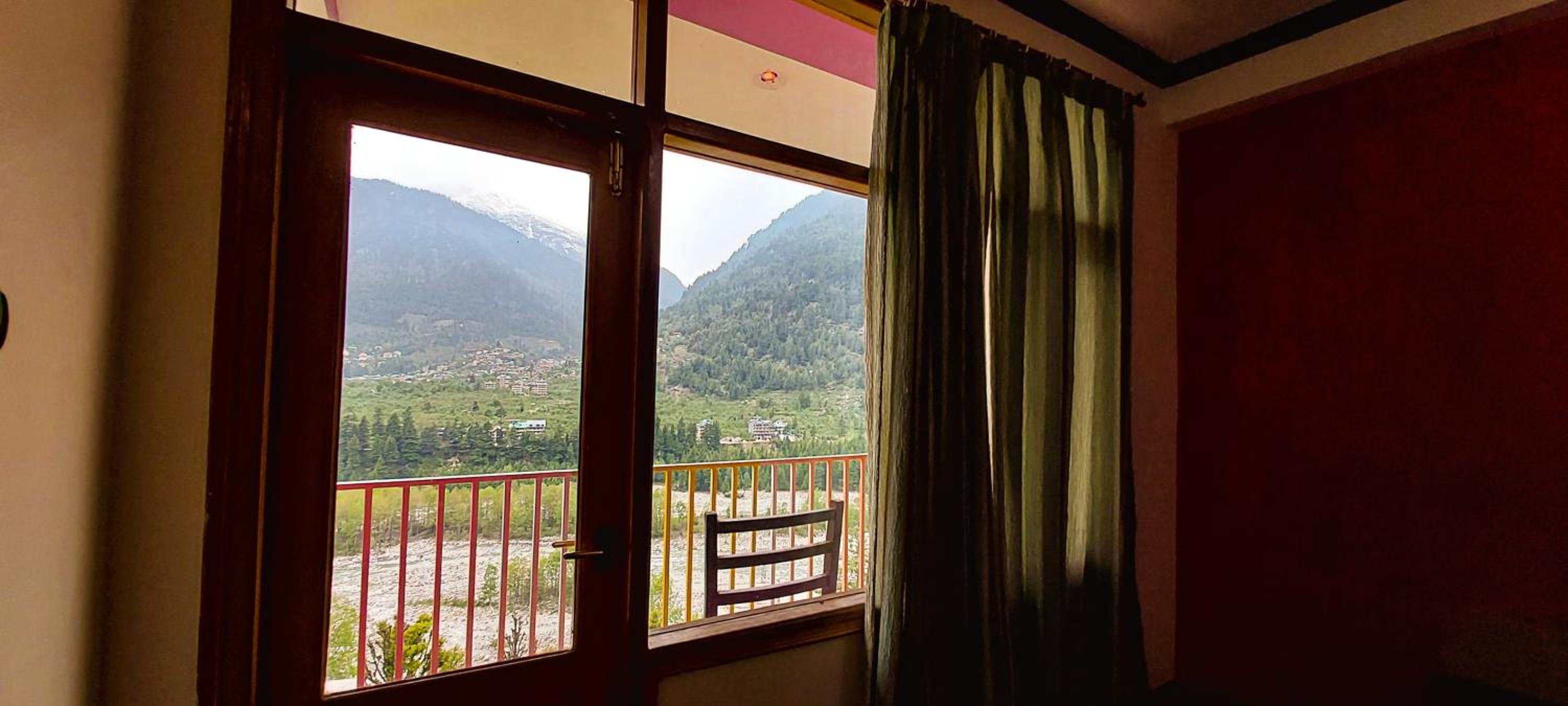 Deluxe Double Room - Photo 21