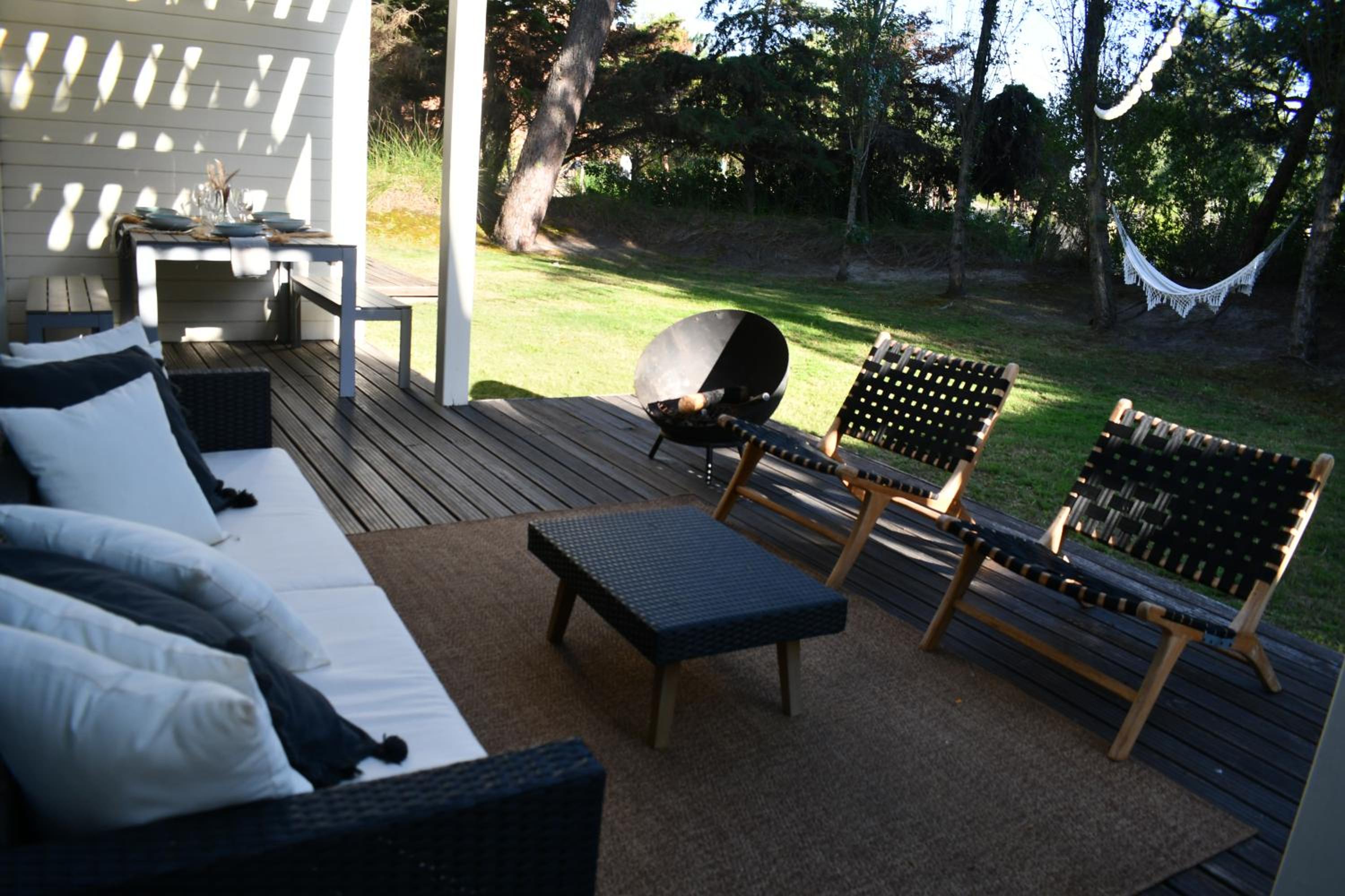 Three-Bedroom House photo 2