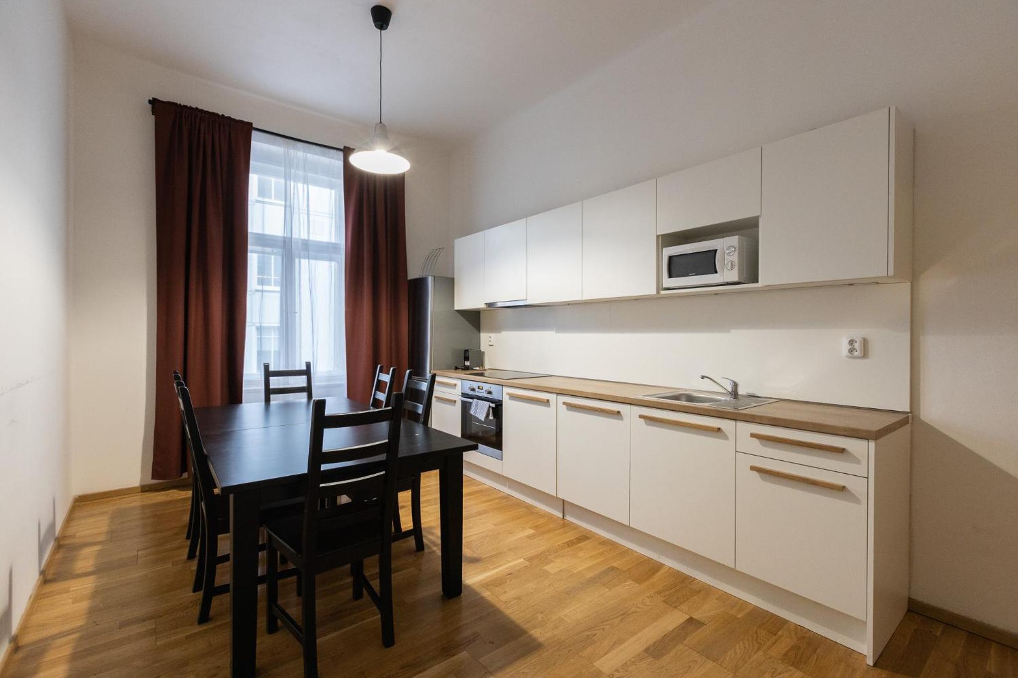 Three-Bedroom Apartment thumbnail 6