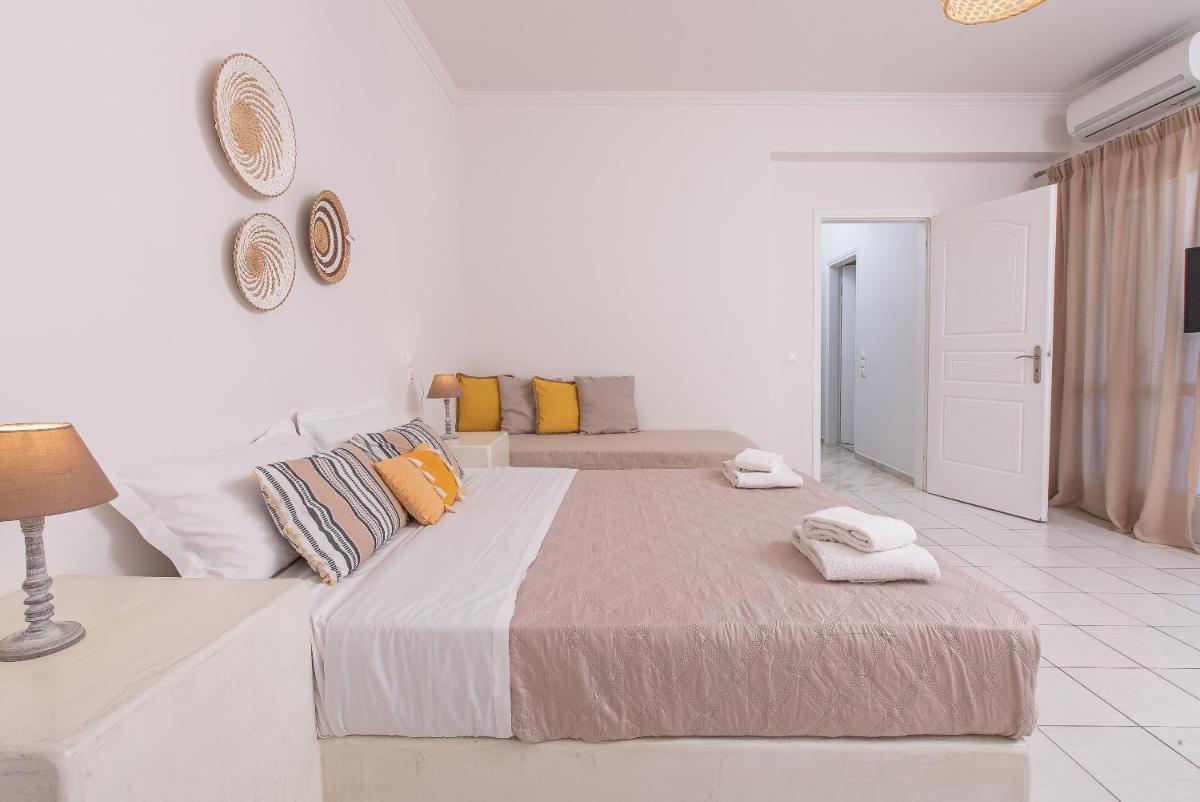 Family Apartment with Pool View