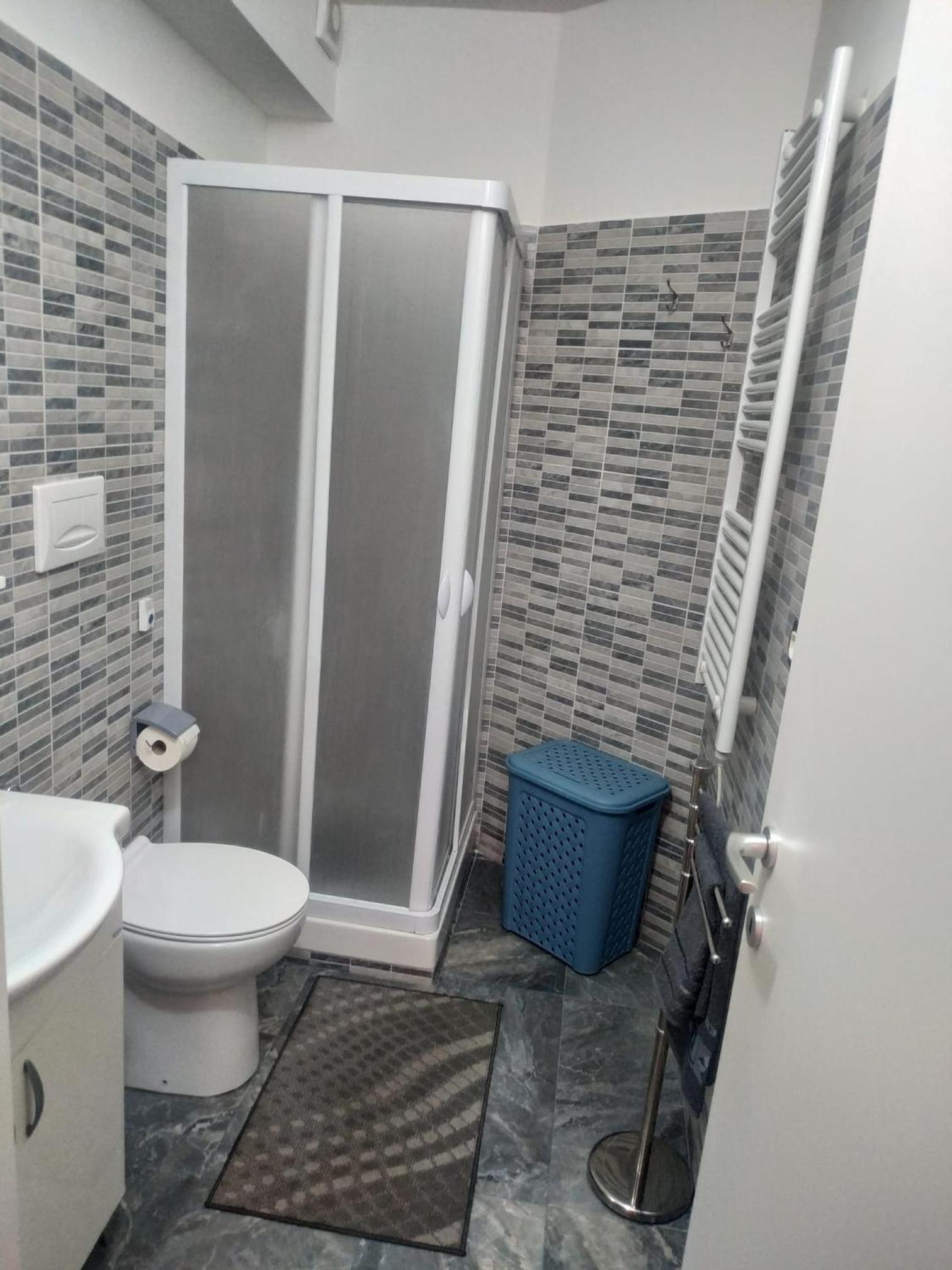 Double Room With Extra Bed photo 3