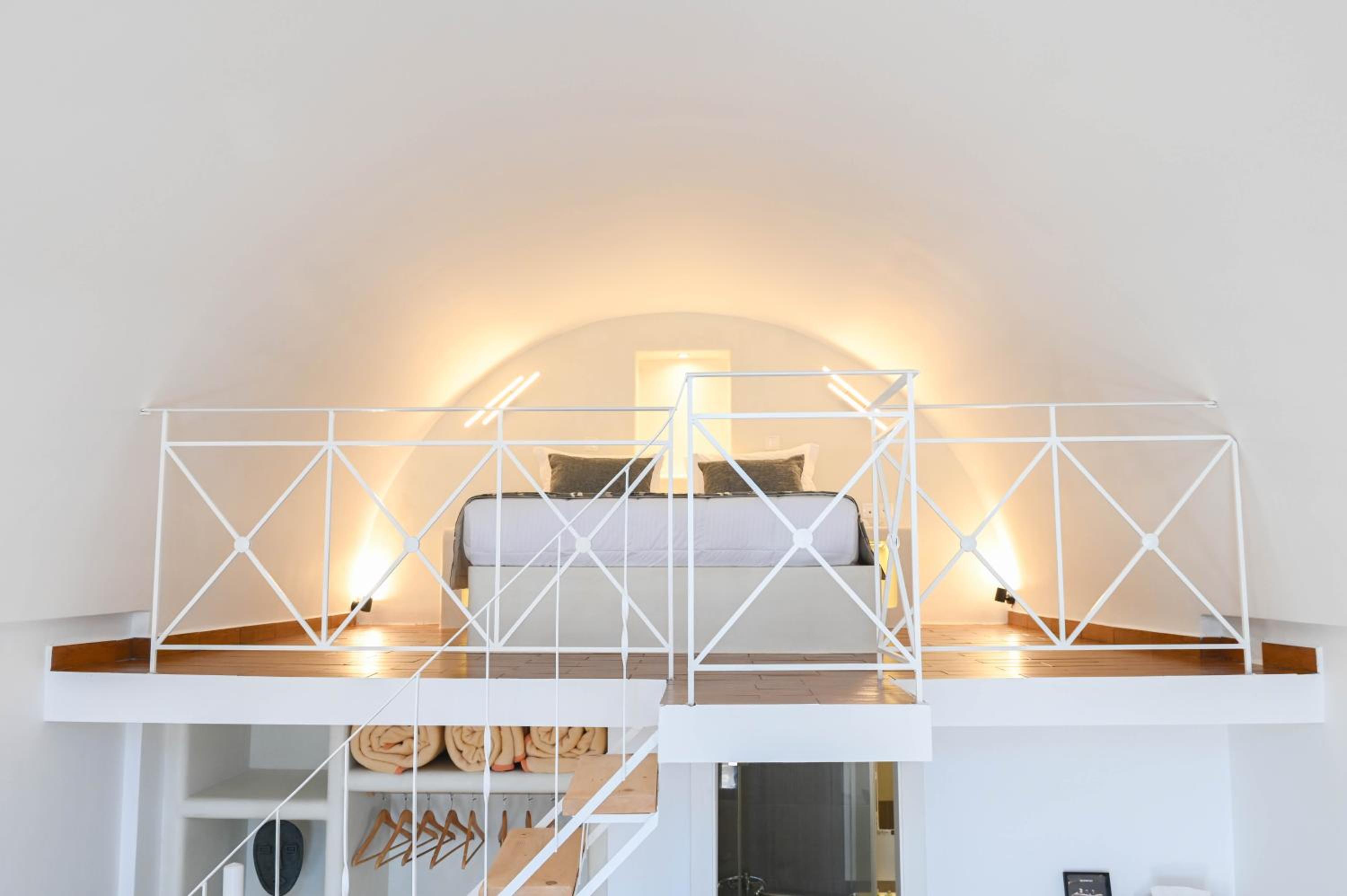 Suite with Shared Pool and Sea View - Photo 5