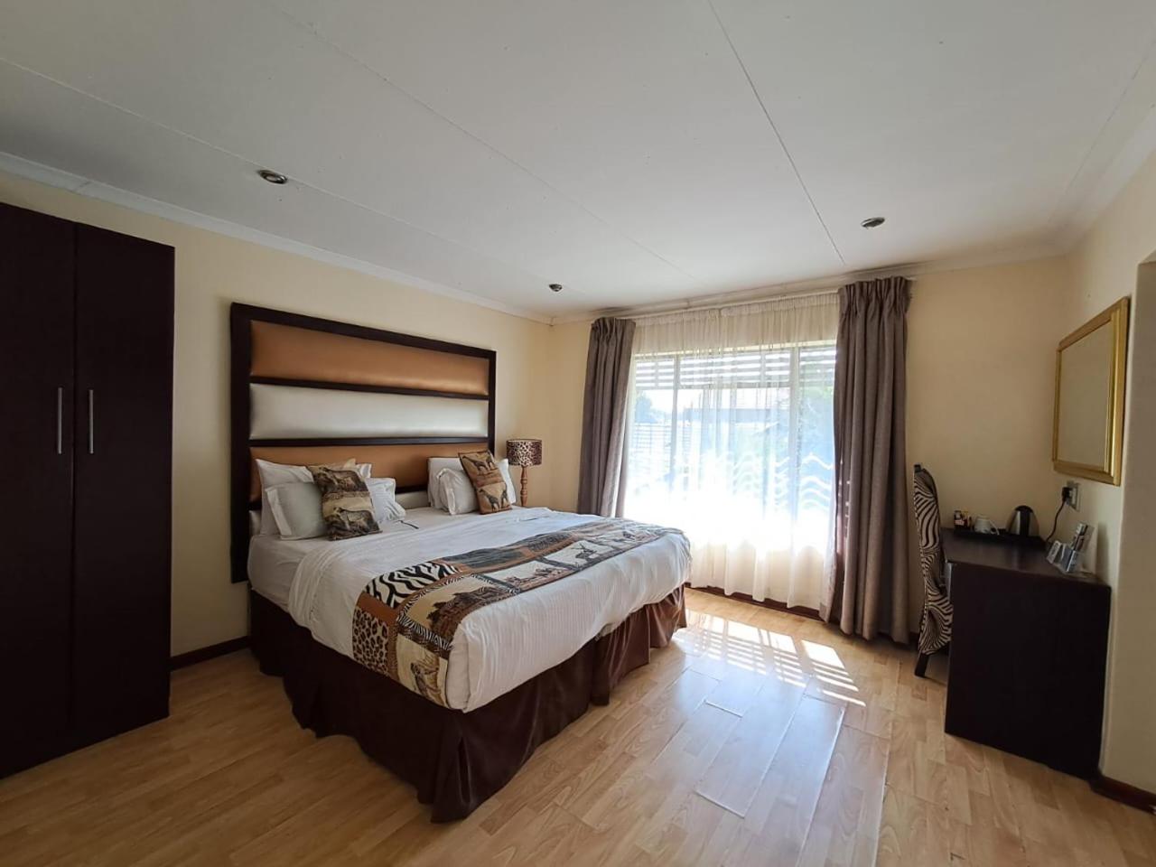 Budget Double Room photo 1