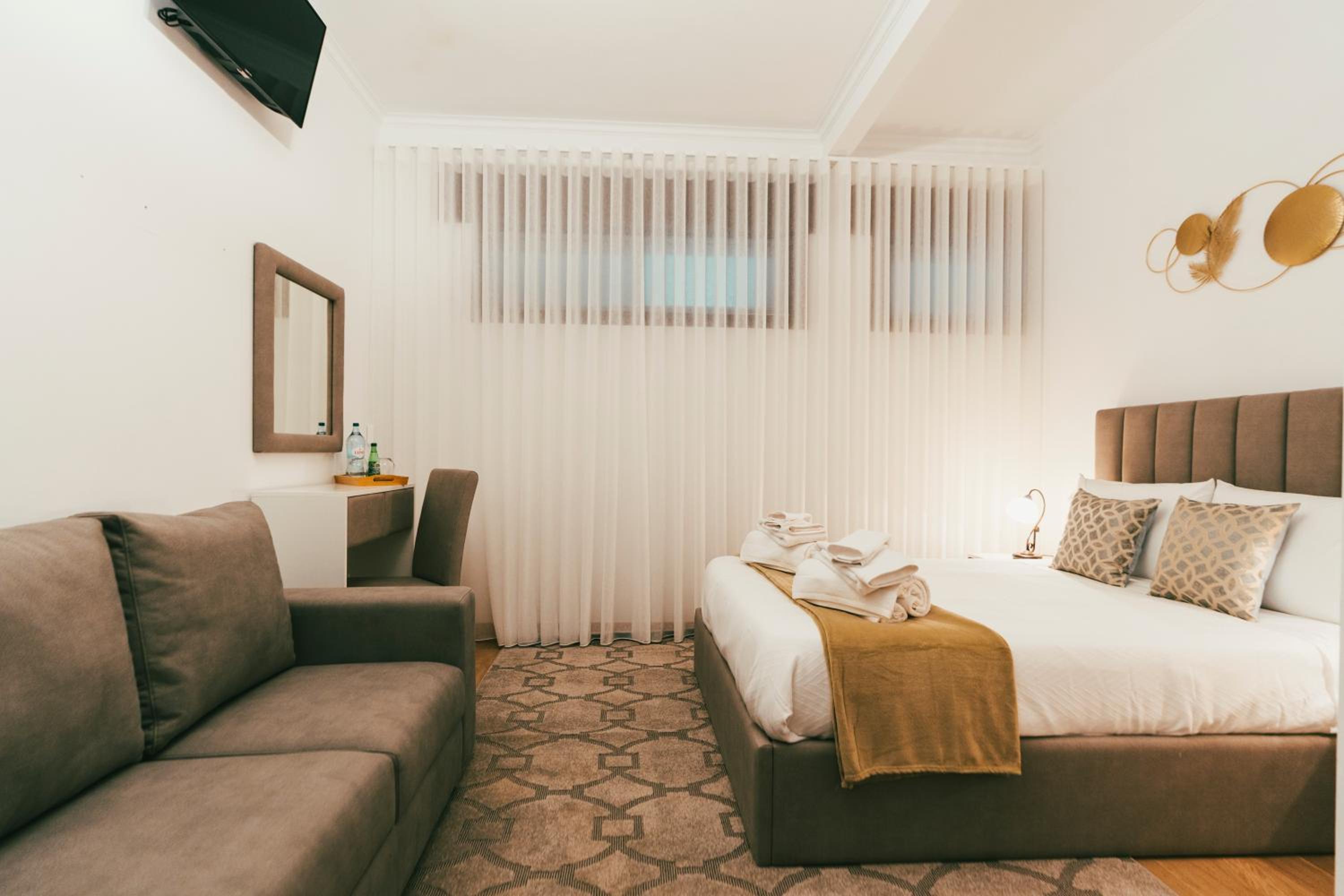 Double Room with Private Bathroom - Photo 4