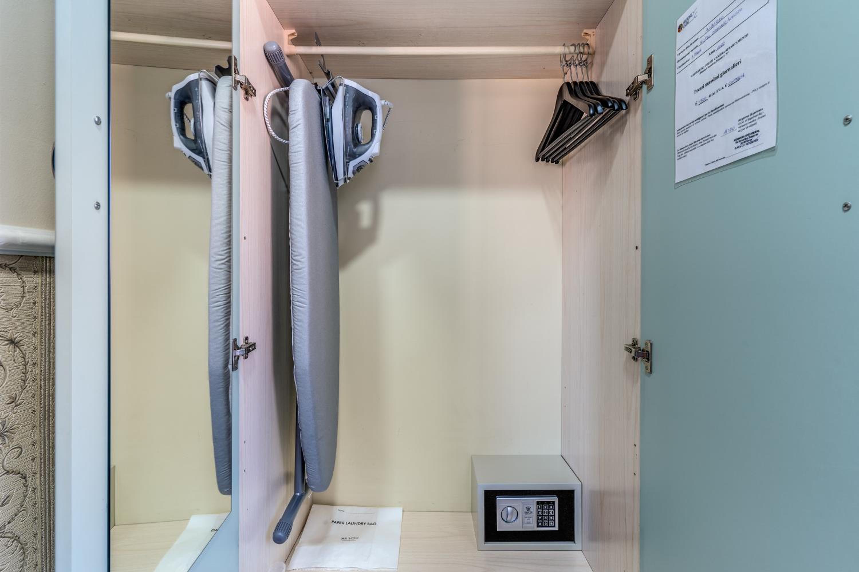 Standard Double or Twin Room photo 1