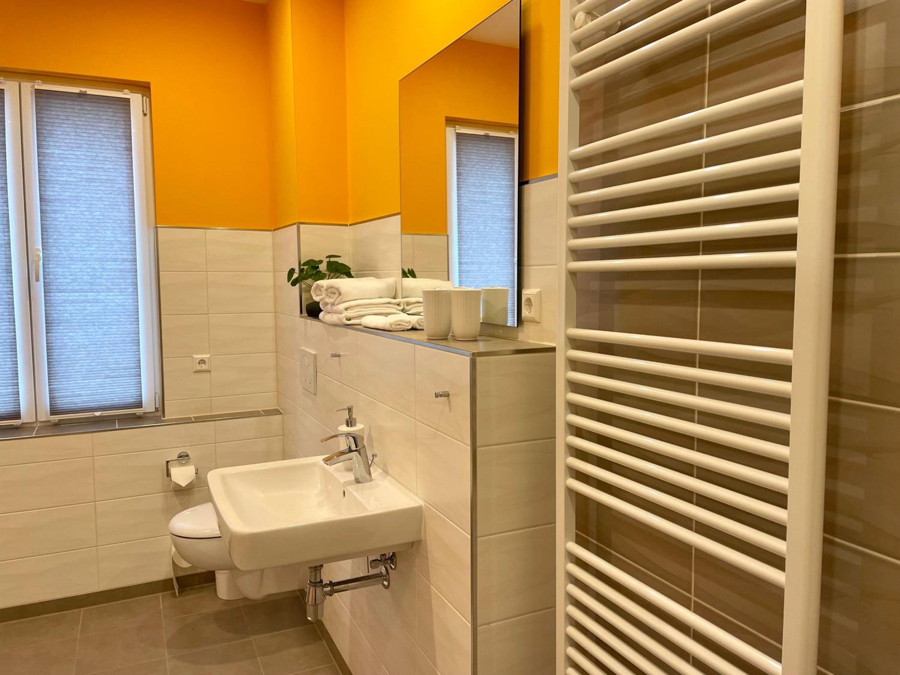 One-Bedroom Apartment with Shower photo 2