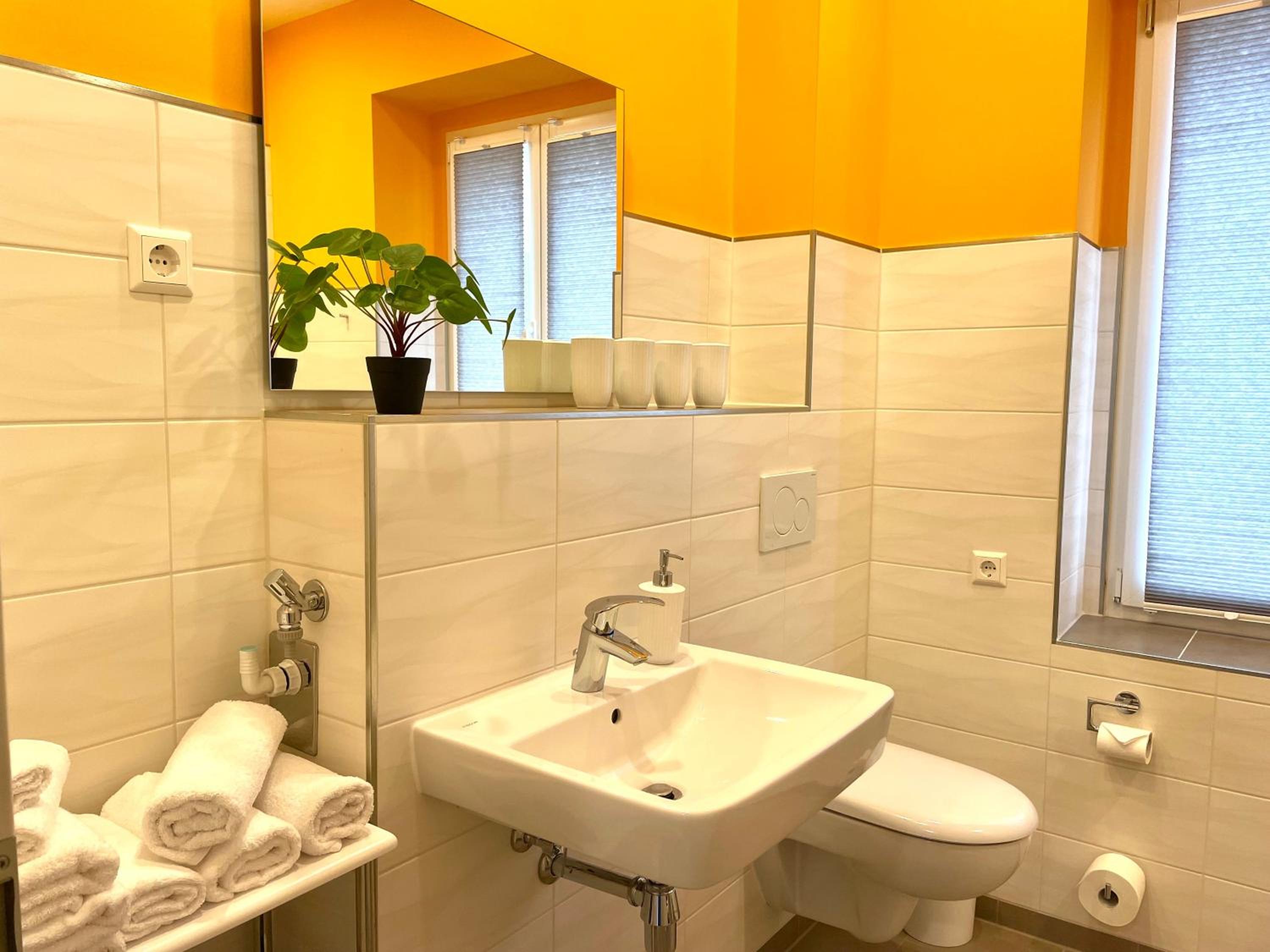 One-Bedroom Apartment with Shower photo 3