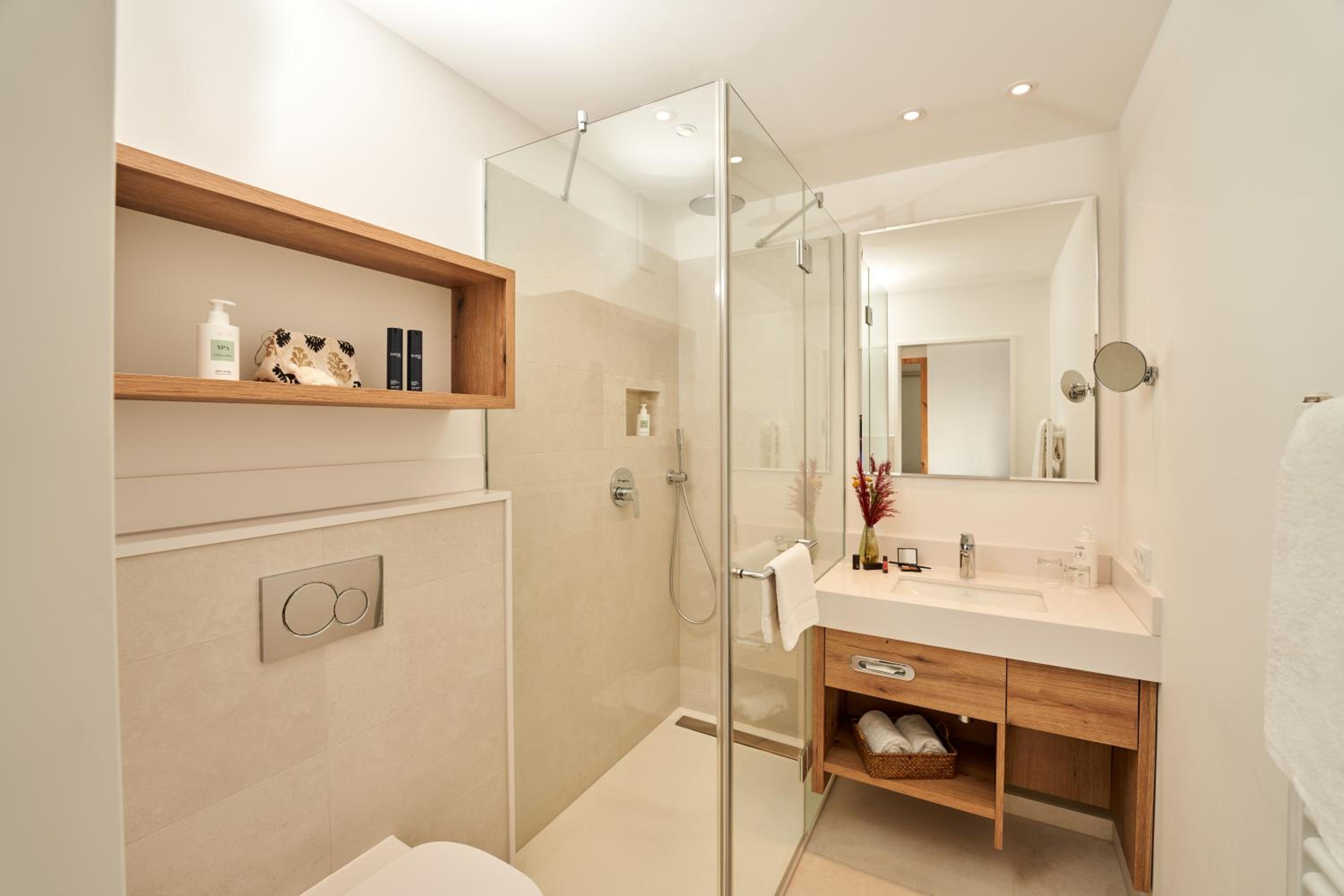Deluxe Suite - Photo 5