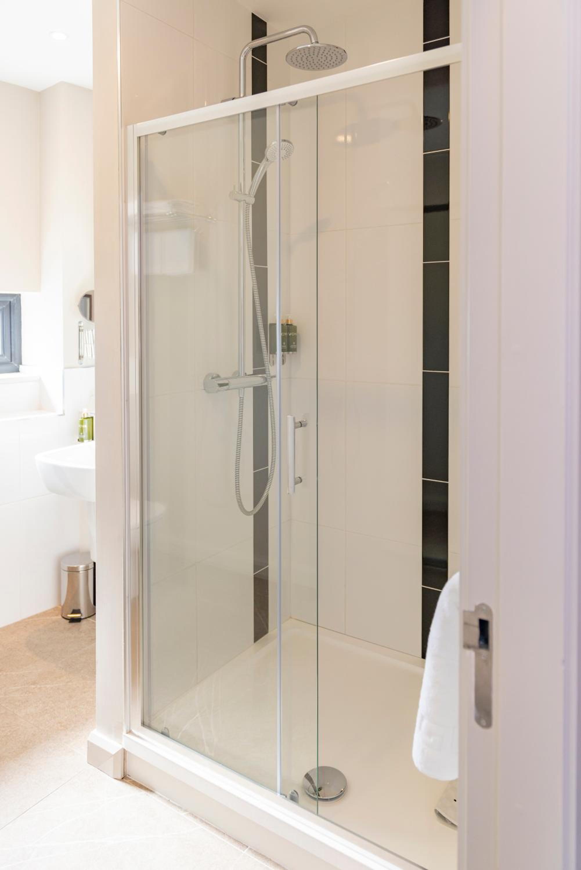 Double Room - Photo 8