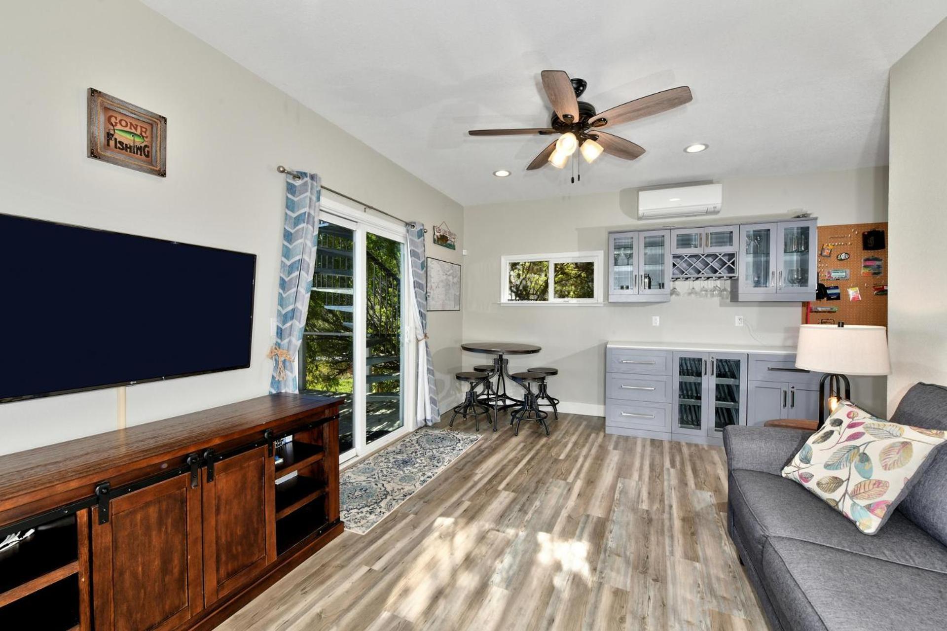 Three-Bedroom Holiday Home  photo 2