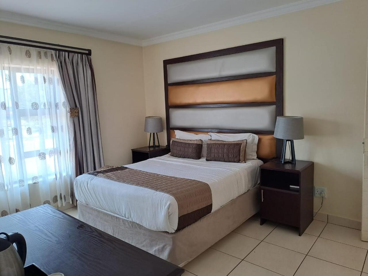 Deluxe Queen Room photo 3