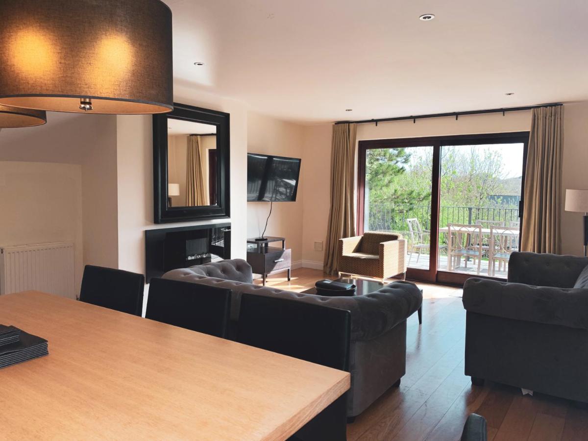Three-Bedroom Villa photo 3