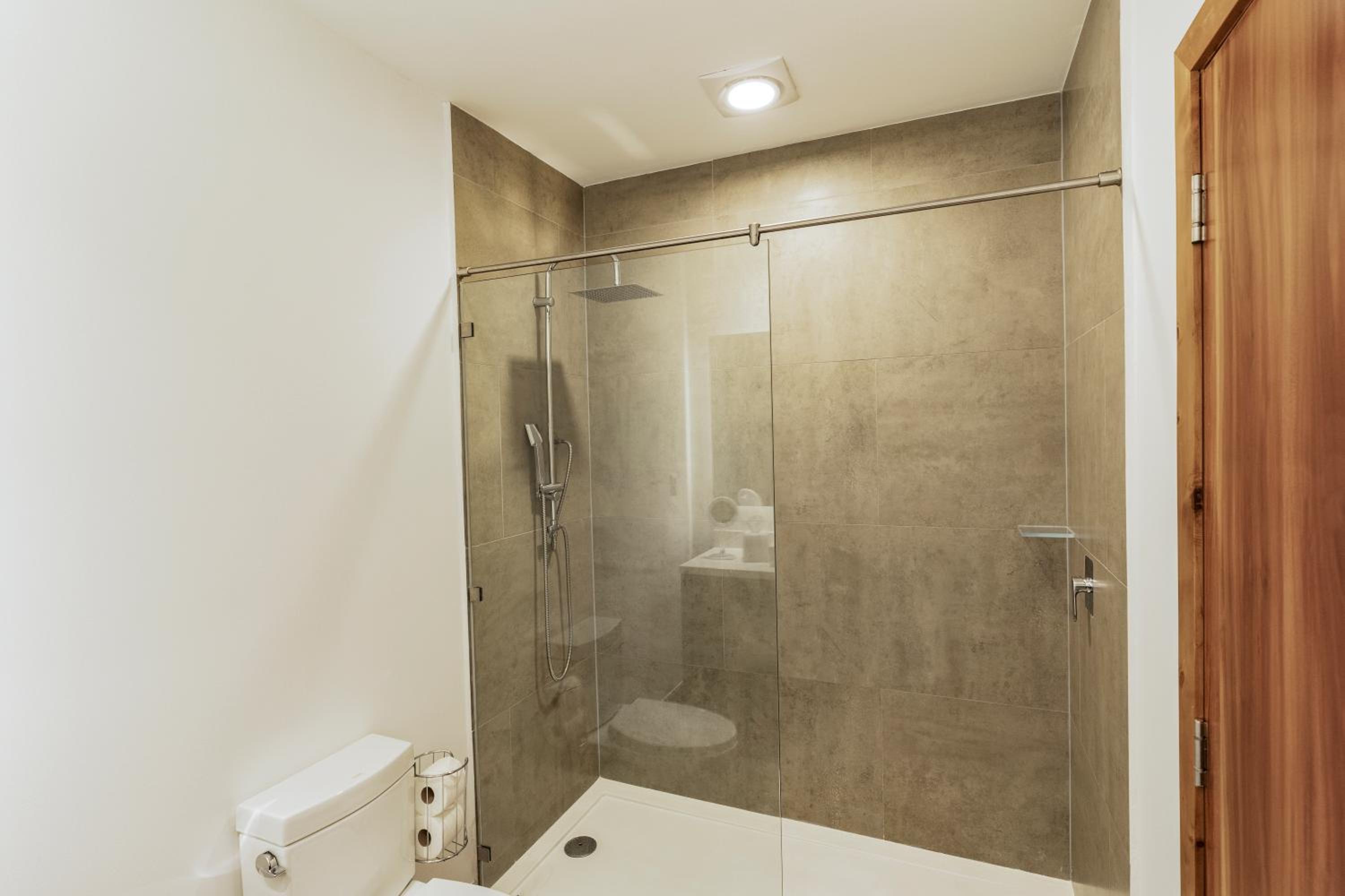 King Studio with Kitchenette and Balcony, Non-Smoking photo 3