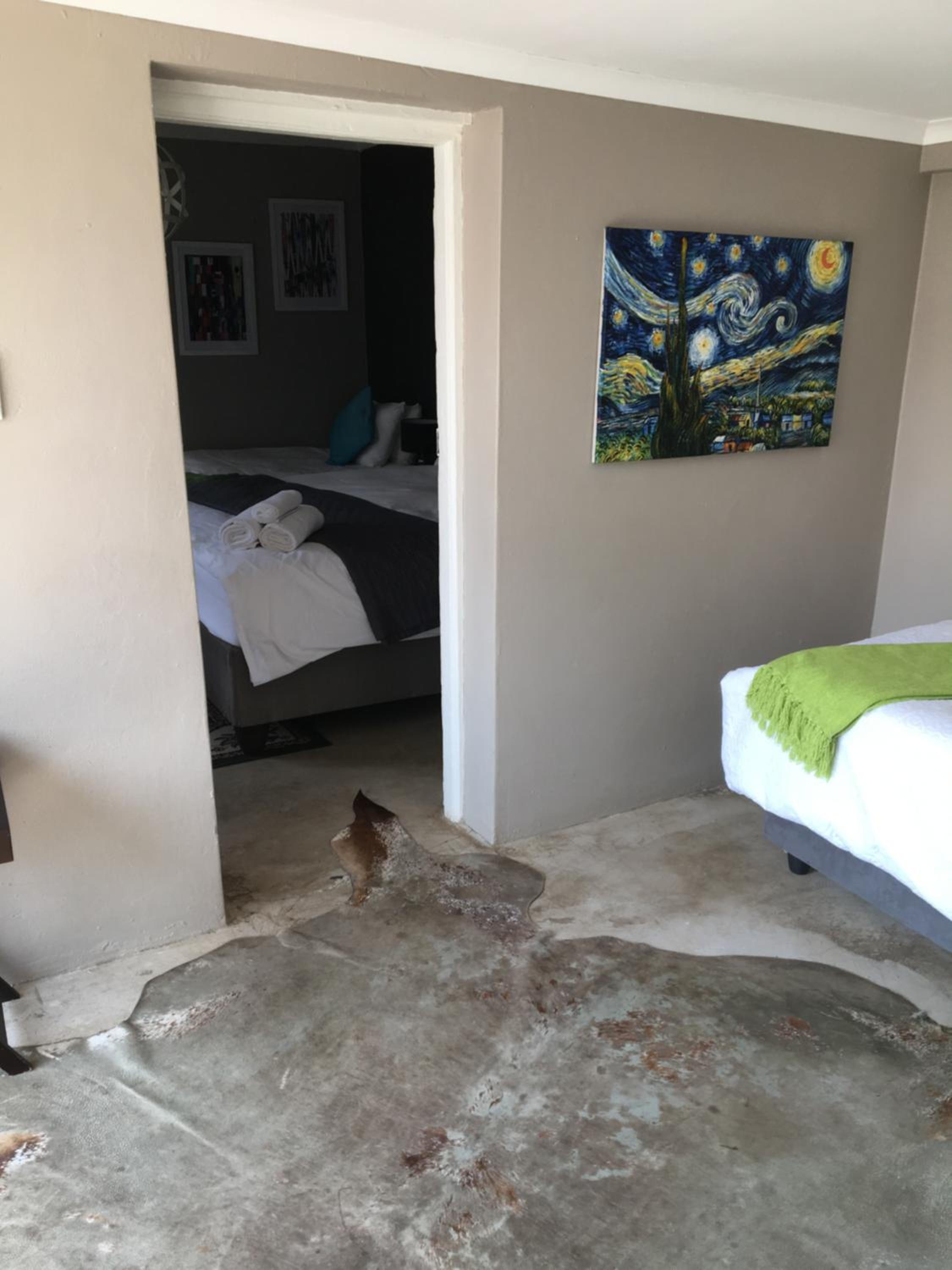 Deluxe Queen Suite - Photo 13