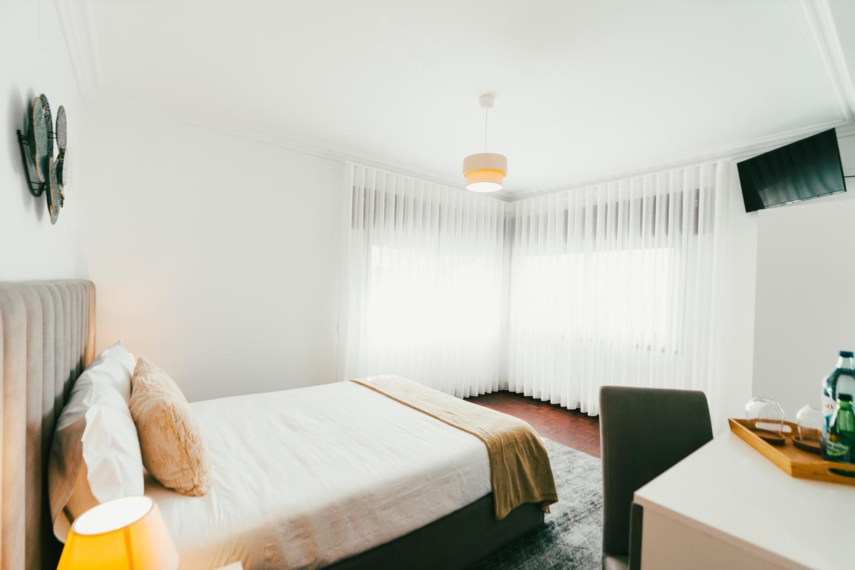 Double Room with Private Bathroom - Photo 2