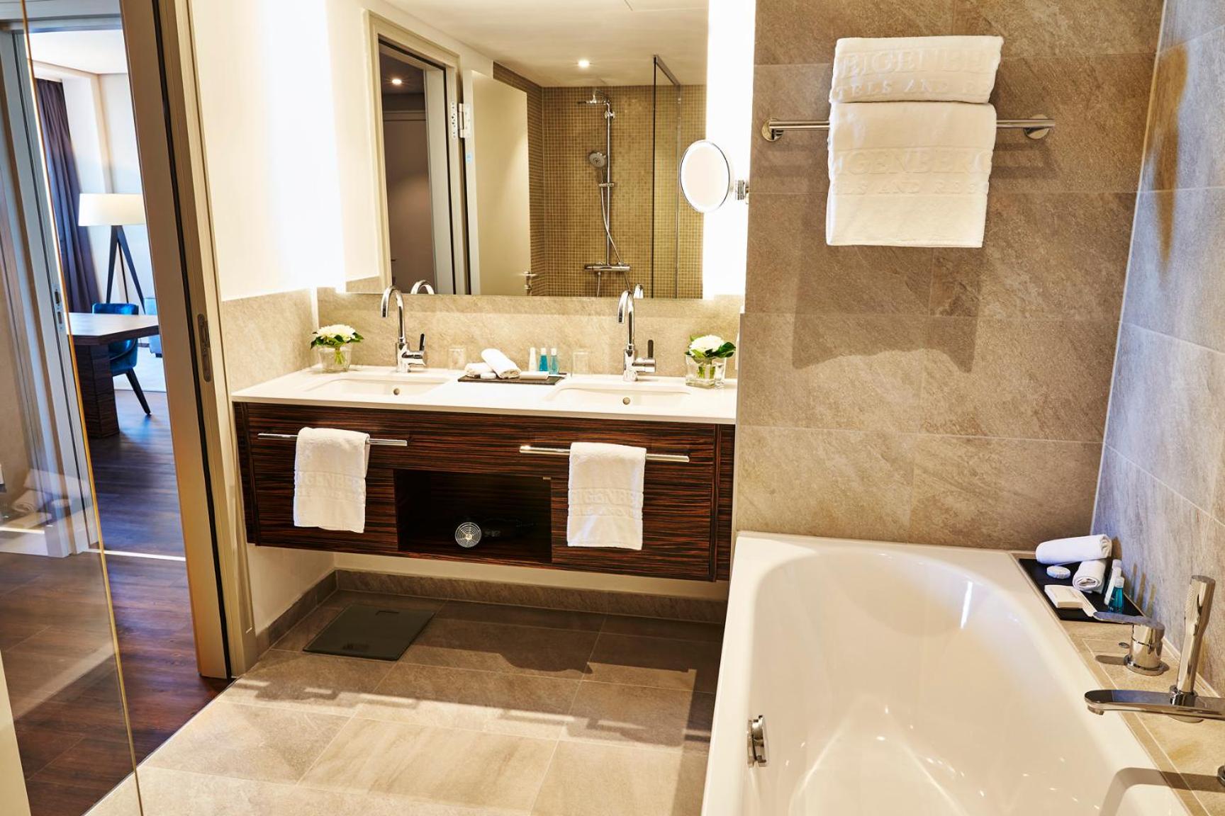Executive Room - Photo 3