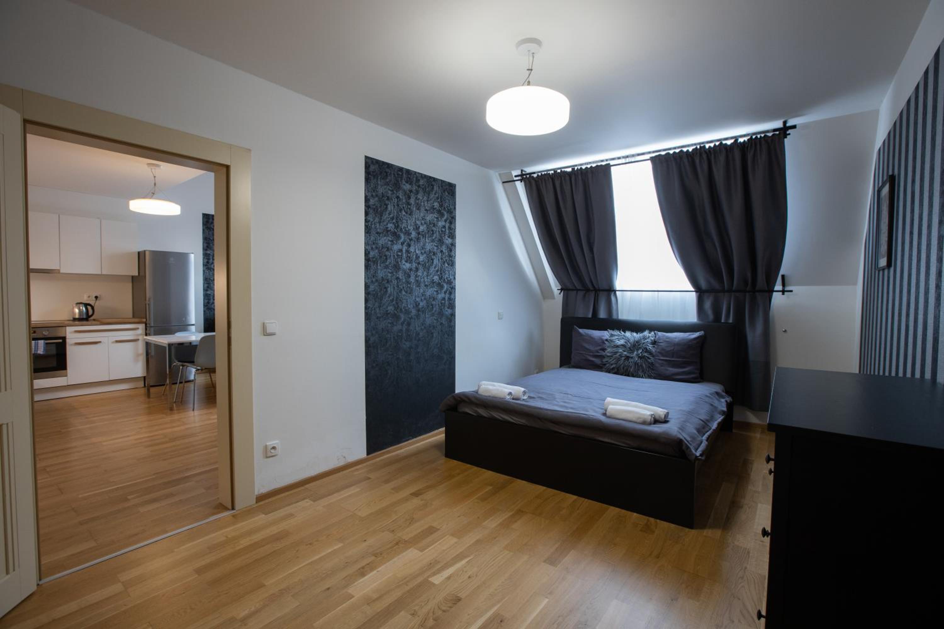 Four-Bedroom Apartment with Terrace (12 Adults)