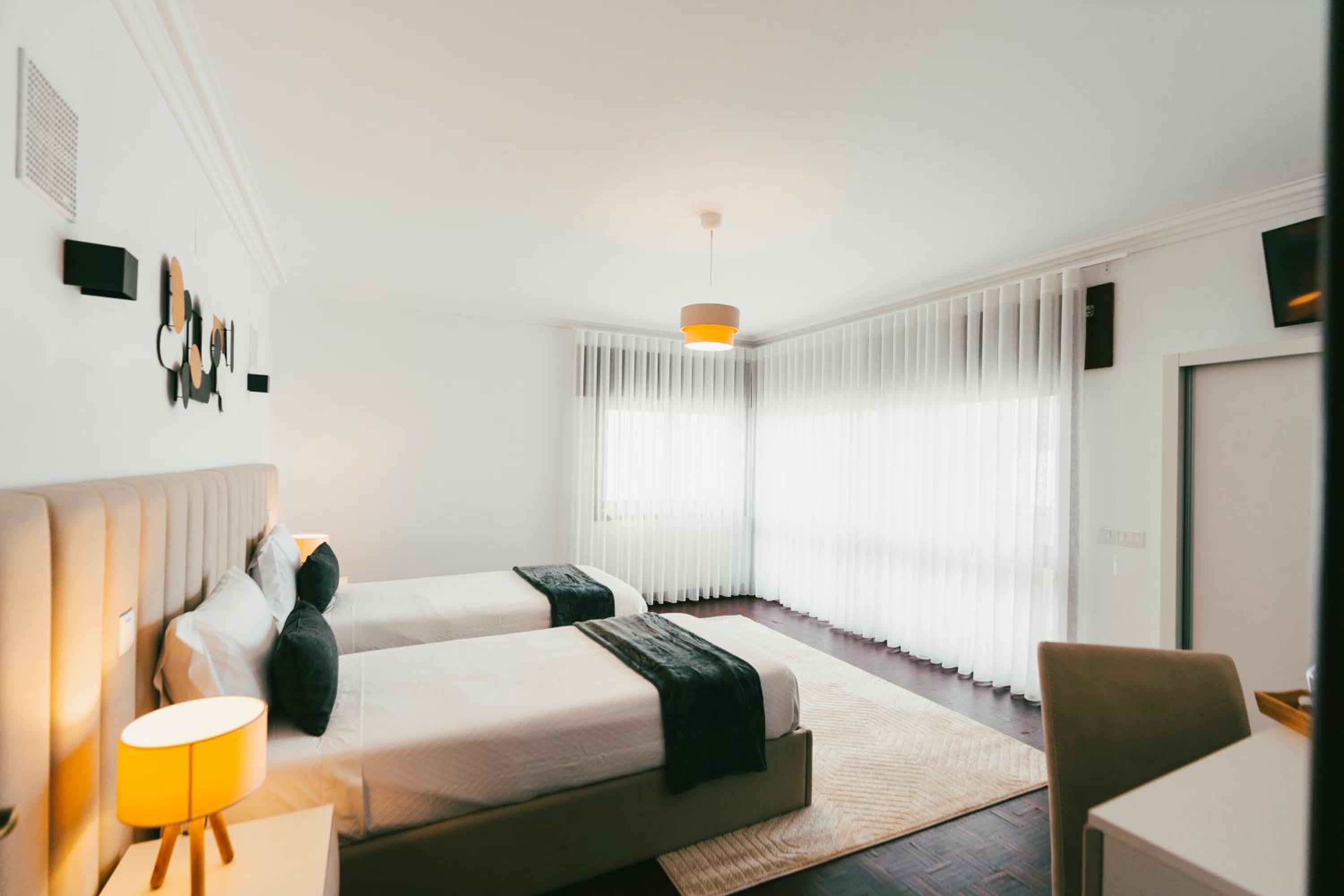 Double or Twin Room with View - Photo 1