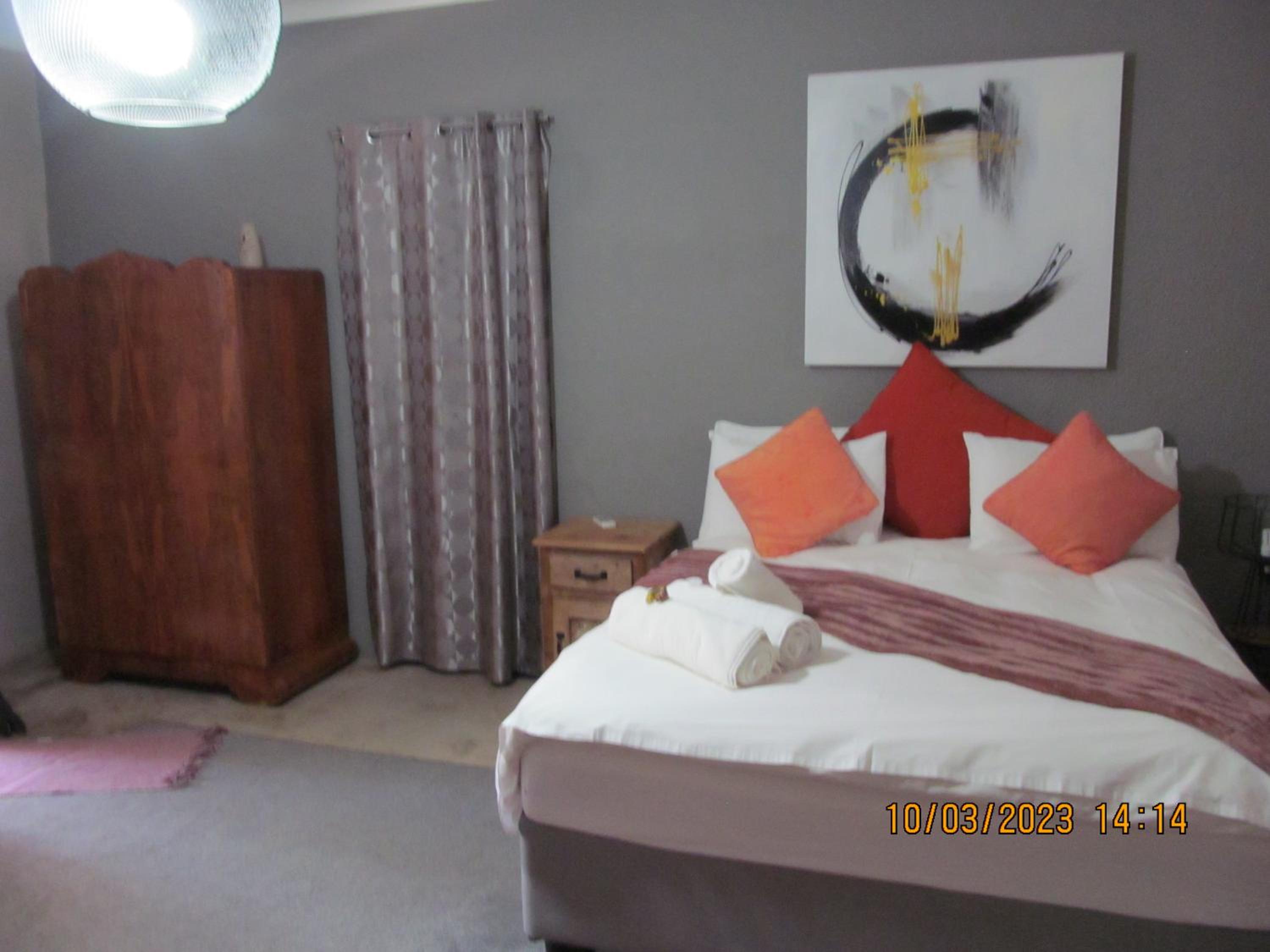 Deluxe Suite - Photo 8