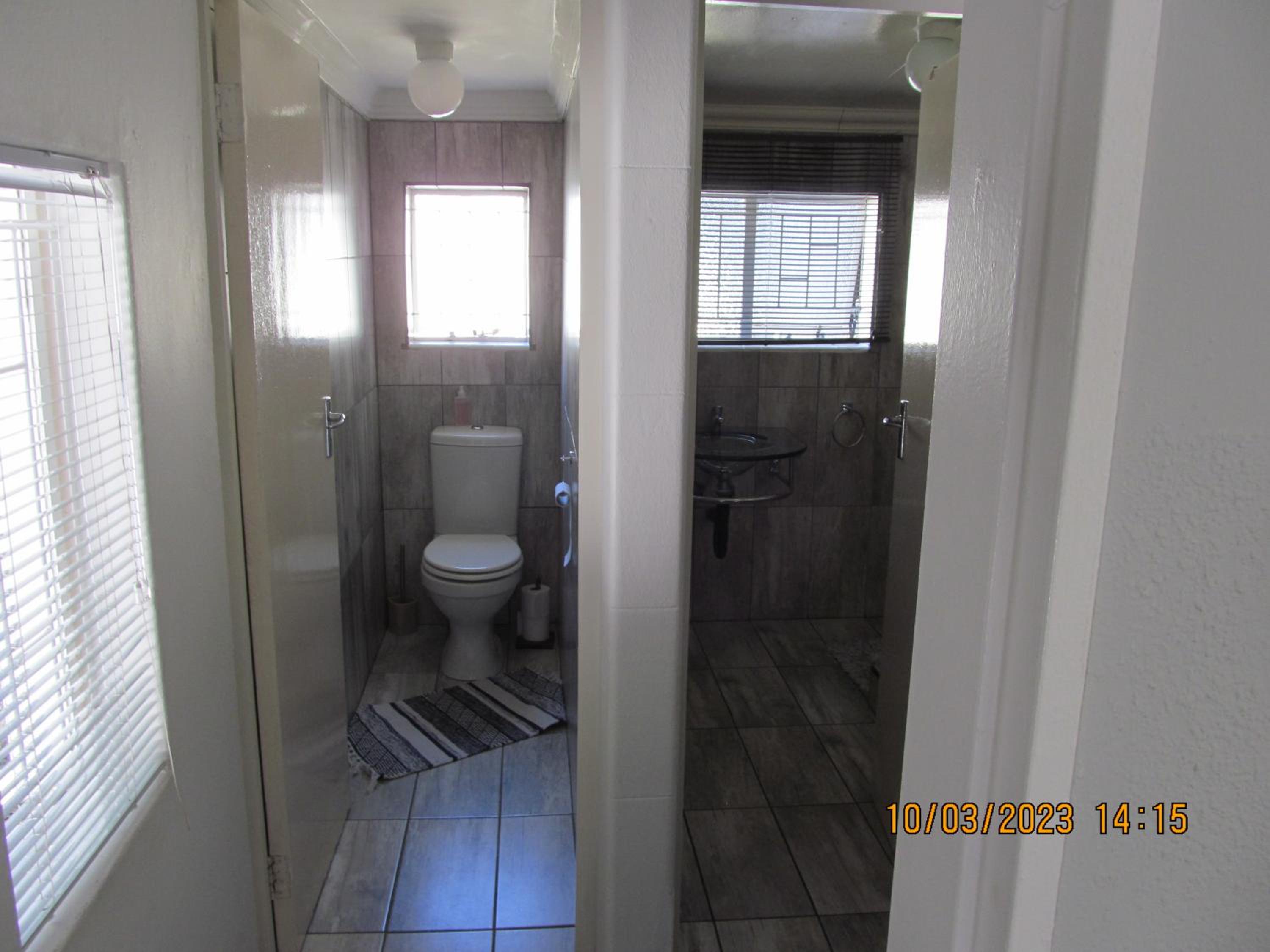 Deluxe Suite - Photo 16