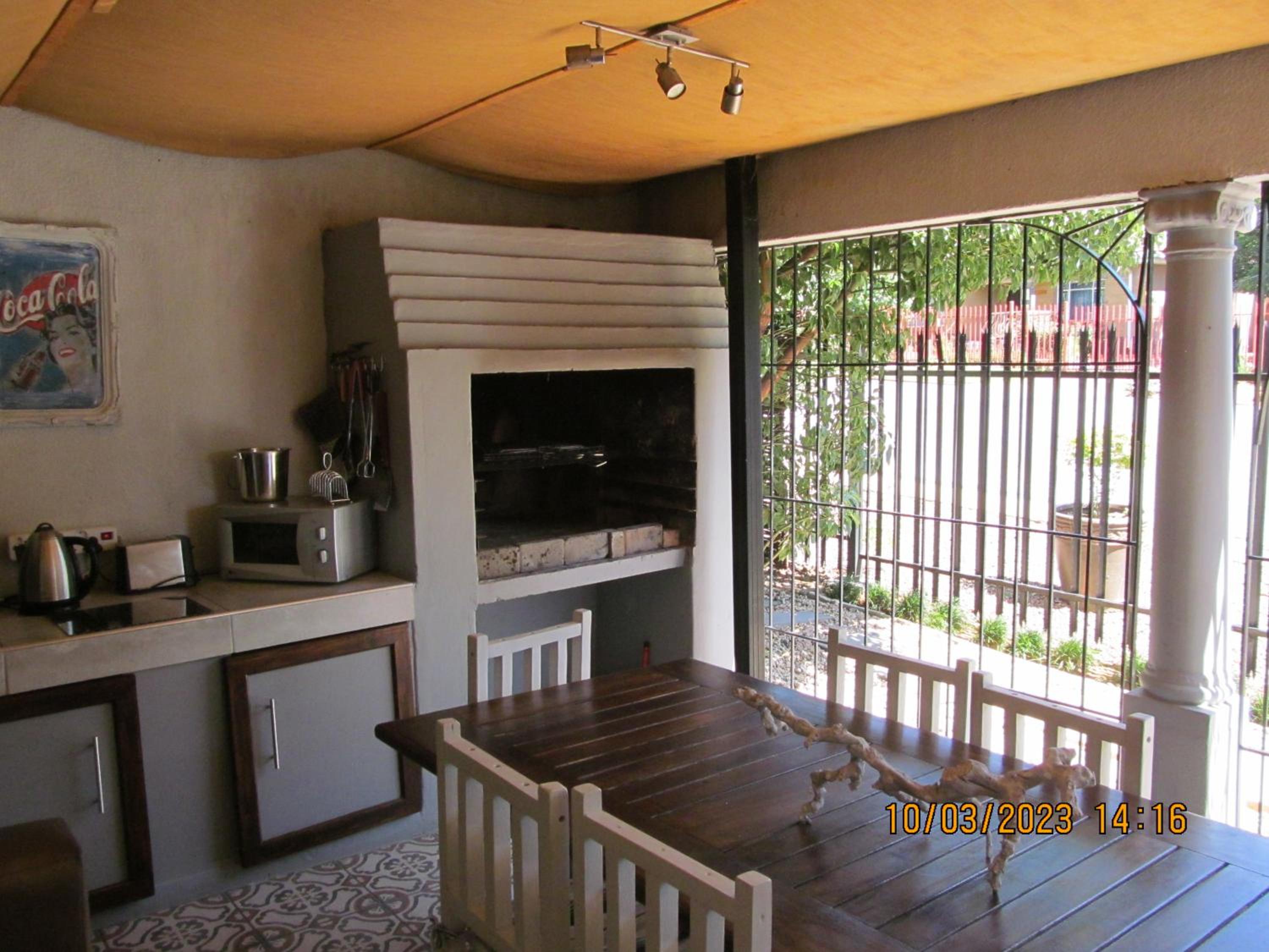 Deluxe Suite - Photo 11