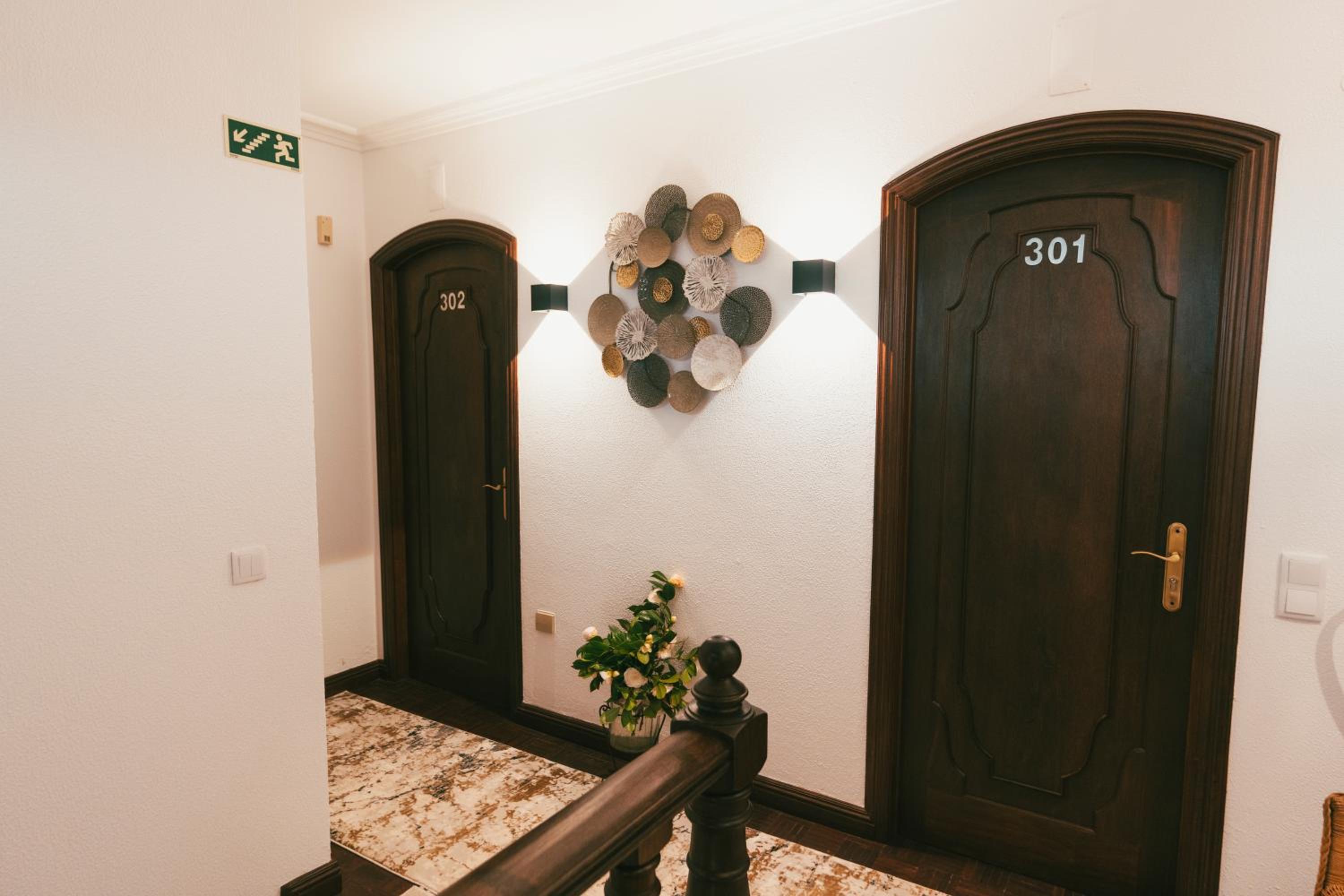 Double or Twin Room with View - Photo 2