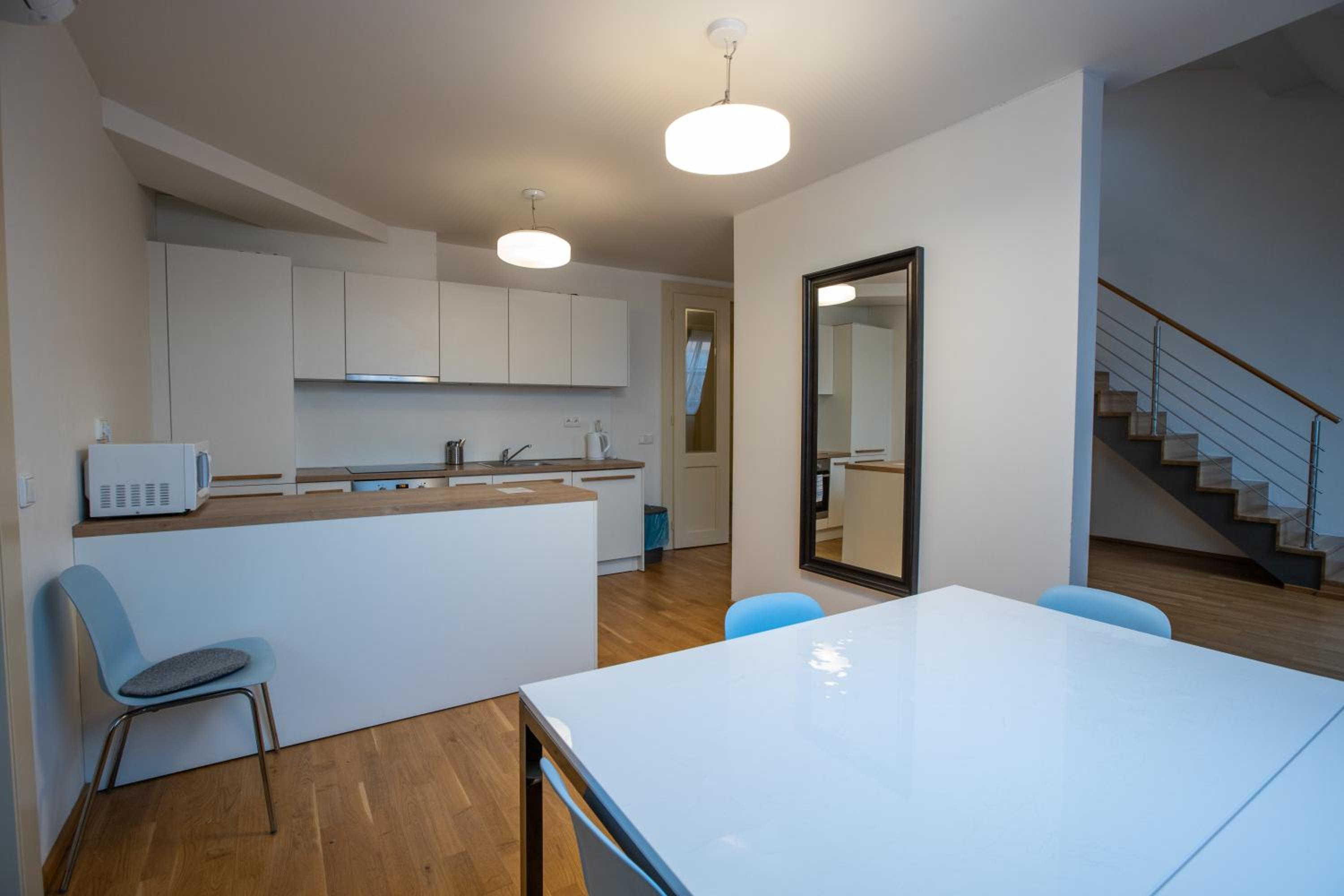 Three-Bedroom Apartment with Terrace (12 adults) thumbnail 5