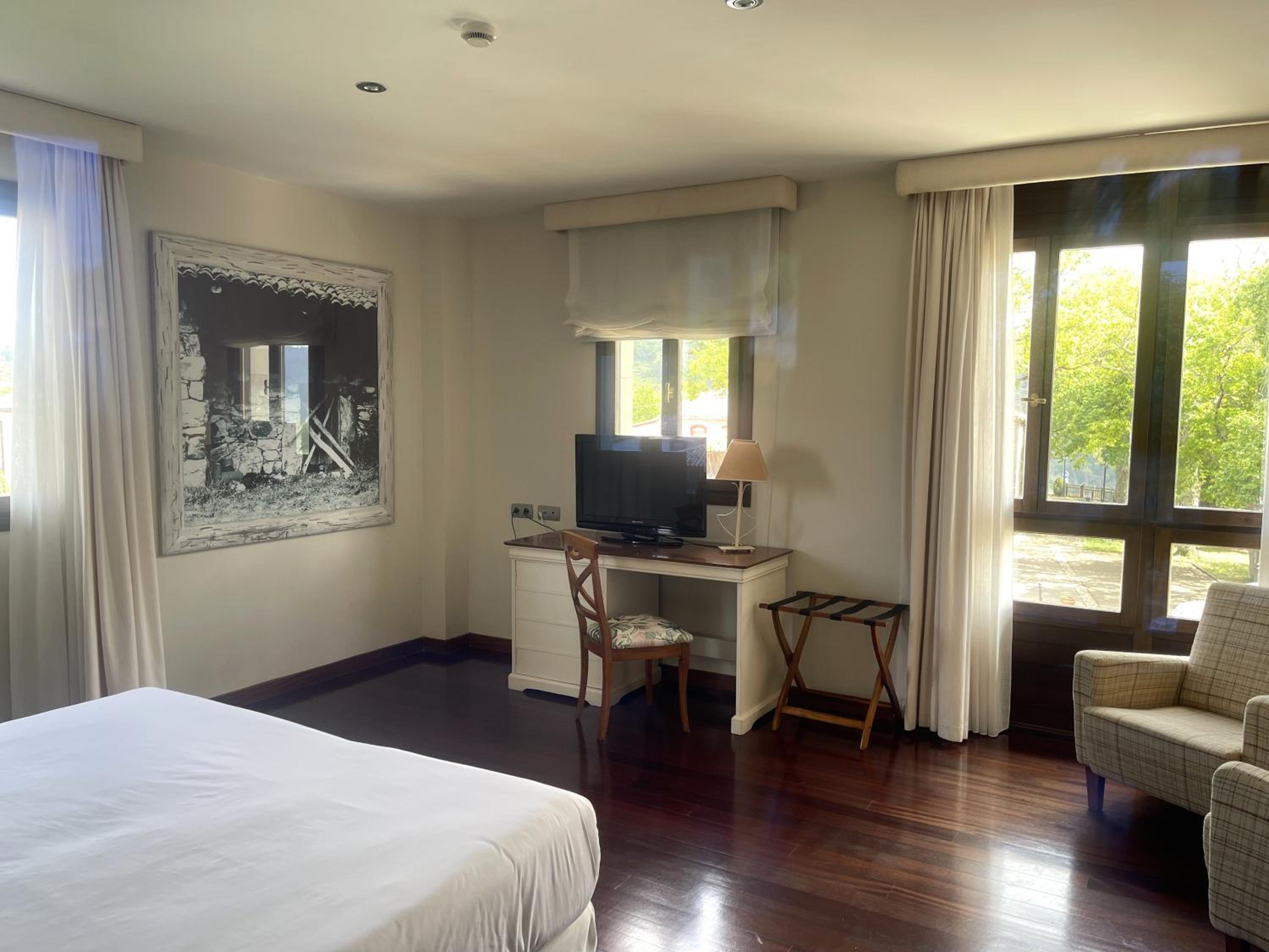 Superior Double Room with Hydromassage shower photo 3