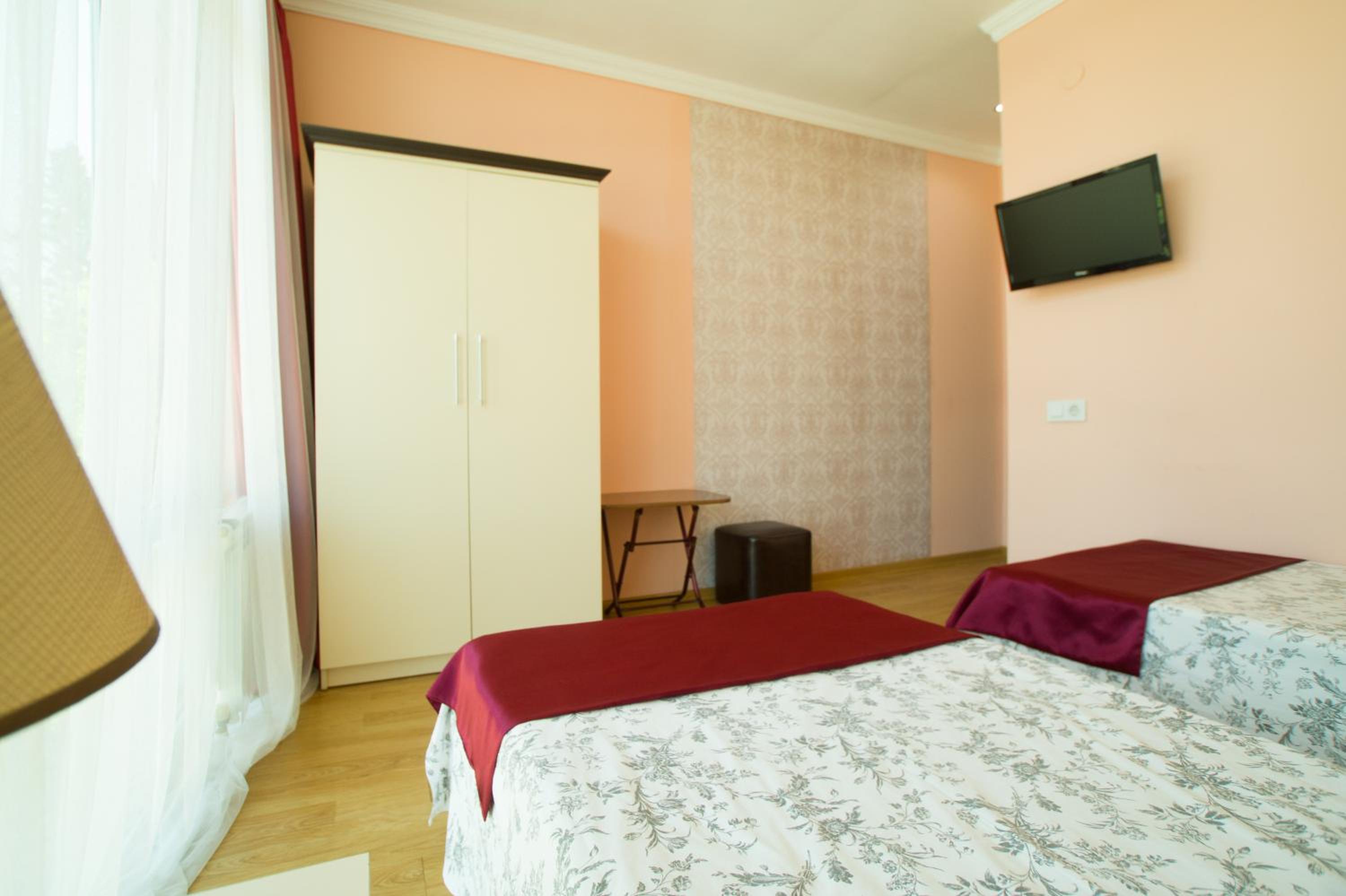 Double or Twin Room - Photo 4