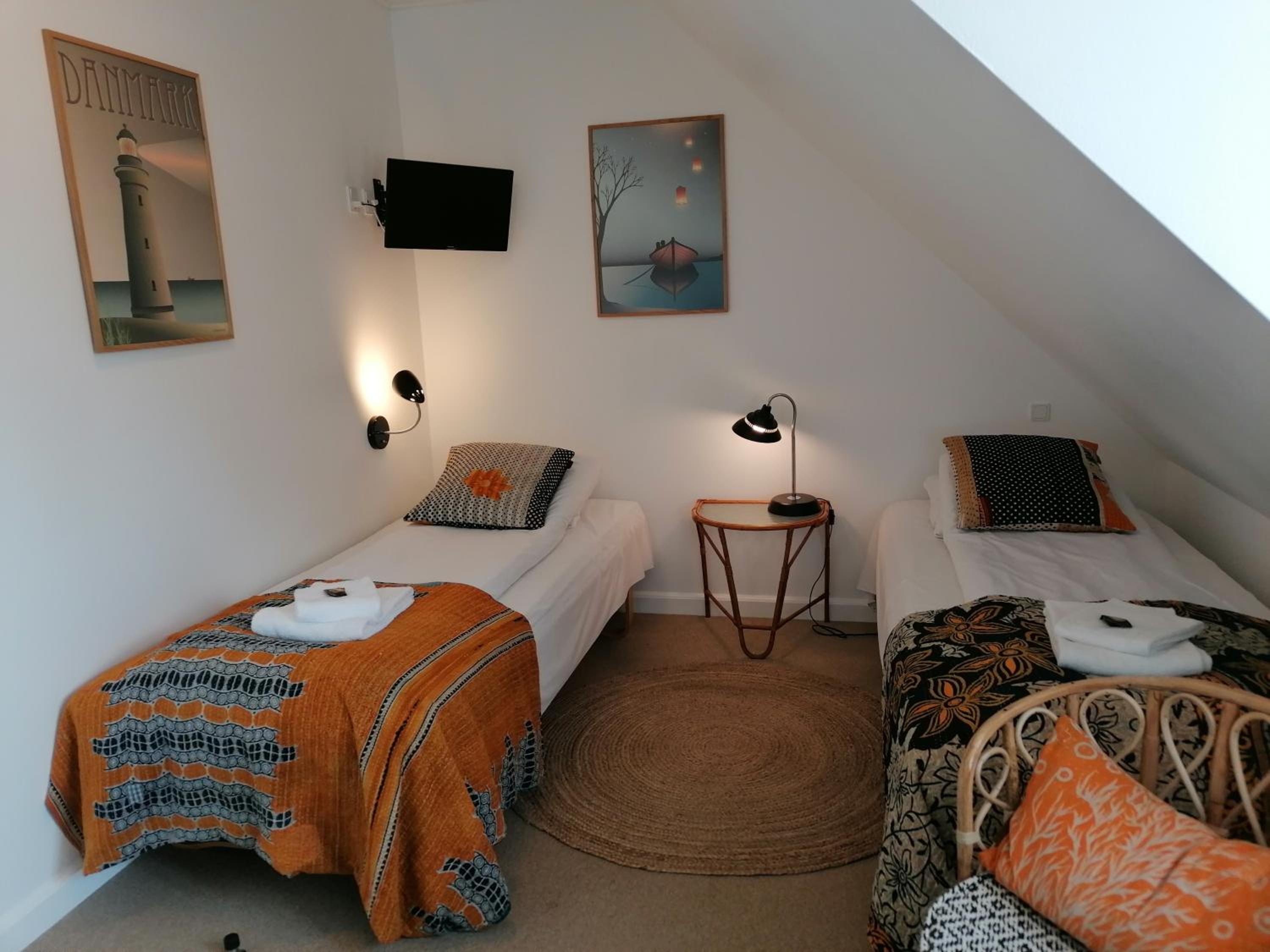 Twin Room with Private Bathroom photo 1