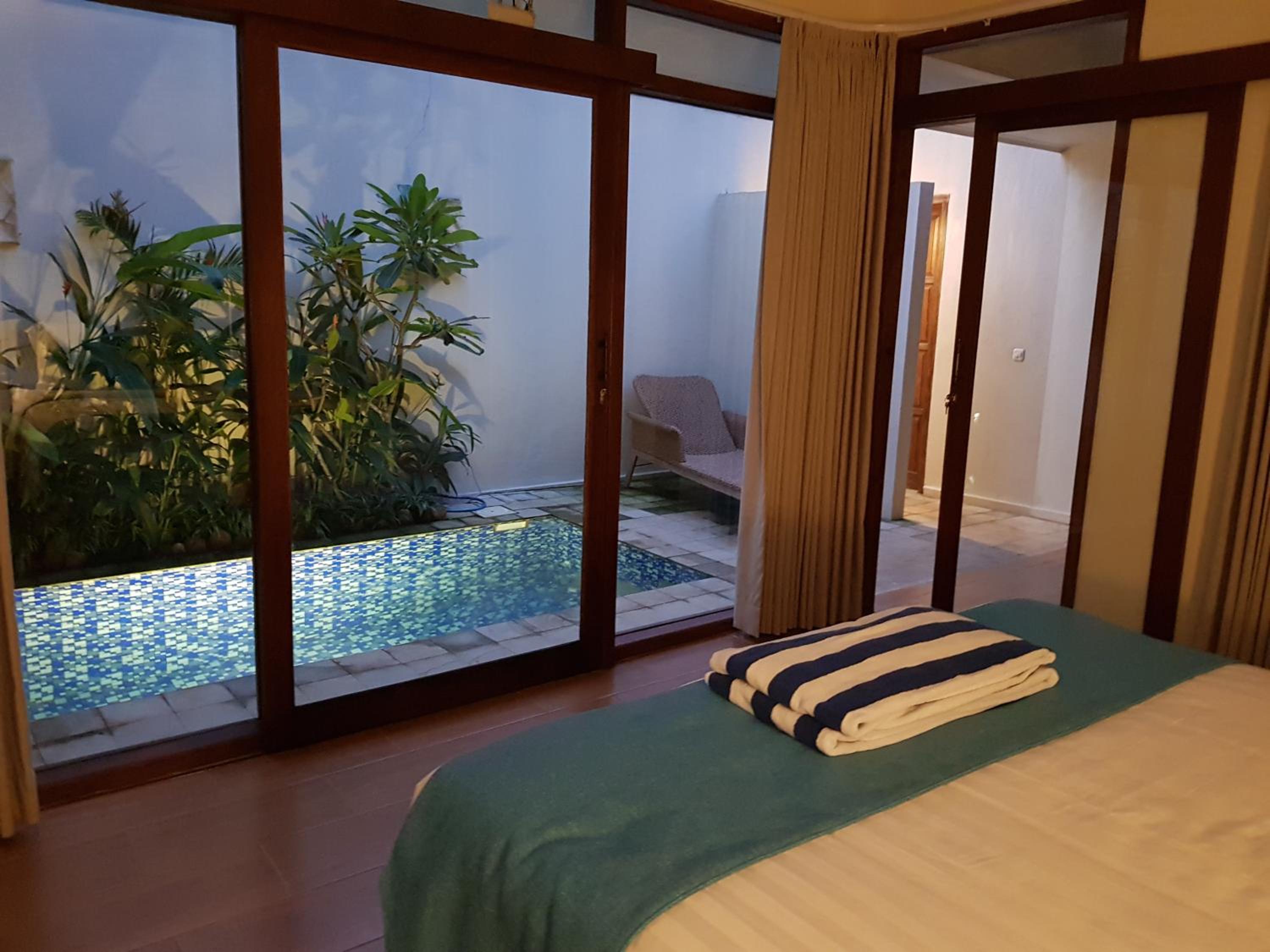 Villa with Private Pool - Photo 1