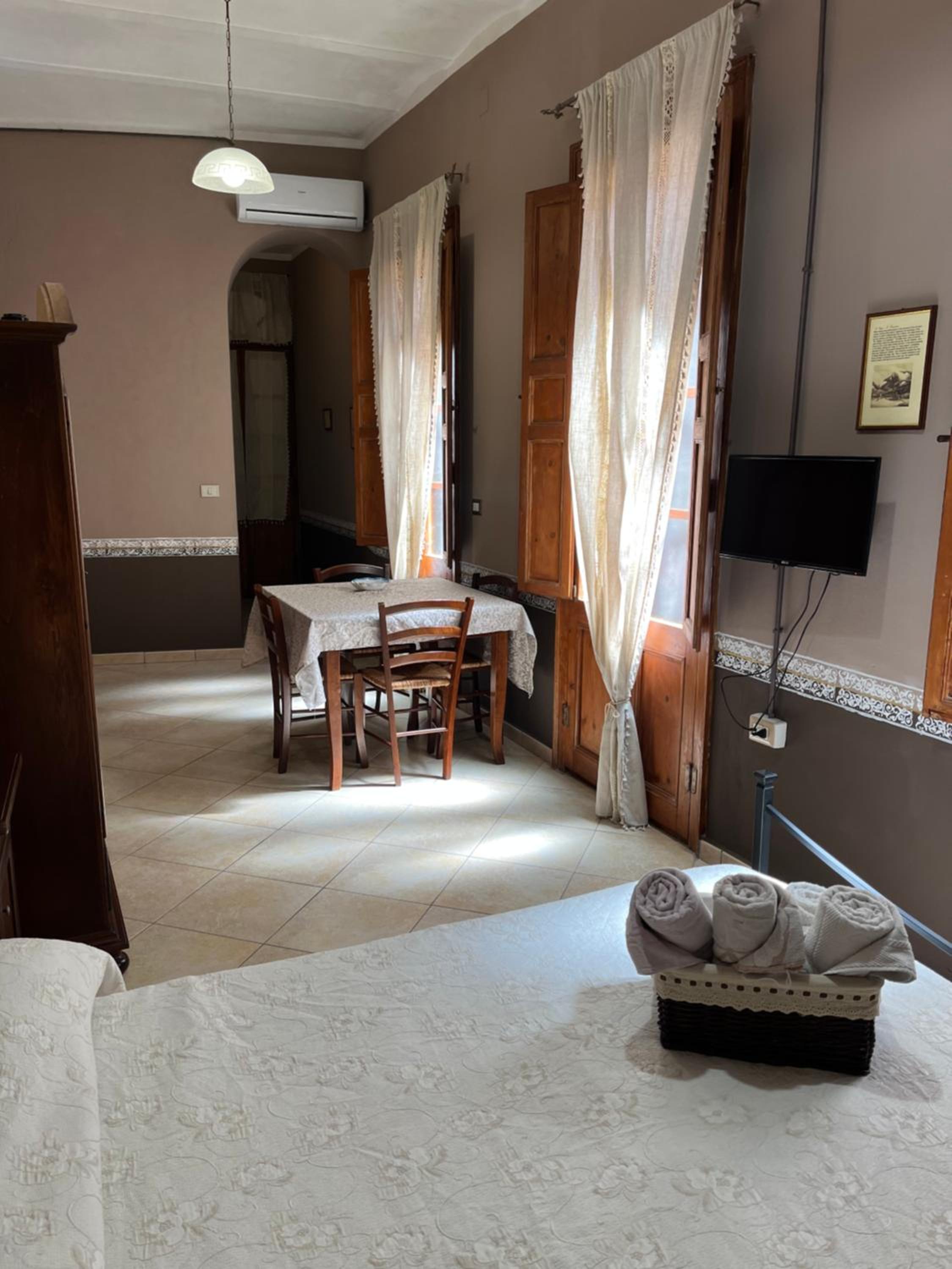 Large Double Room photo 1