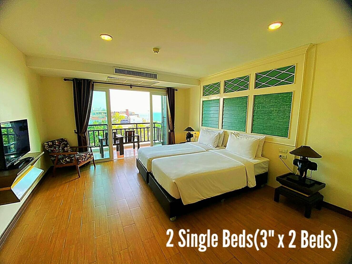 Superior Twin Room with Sea View - Photo 9