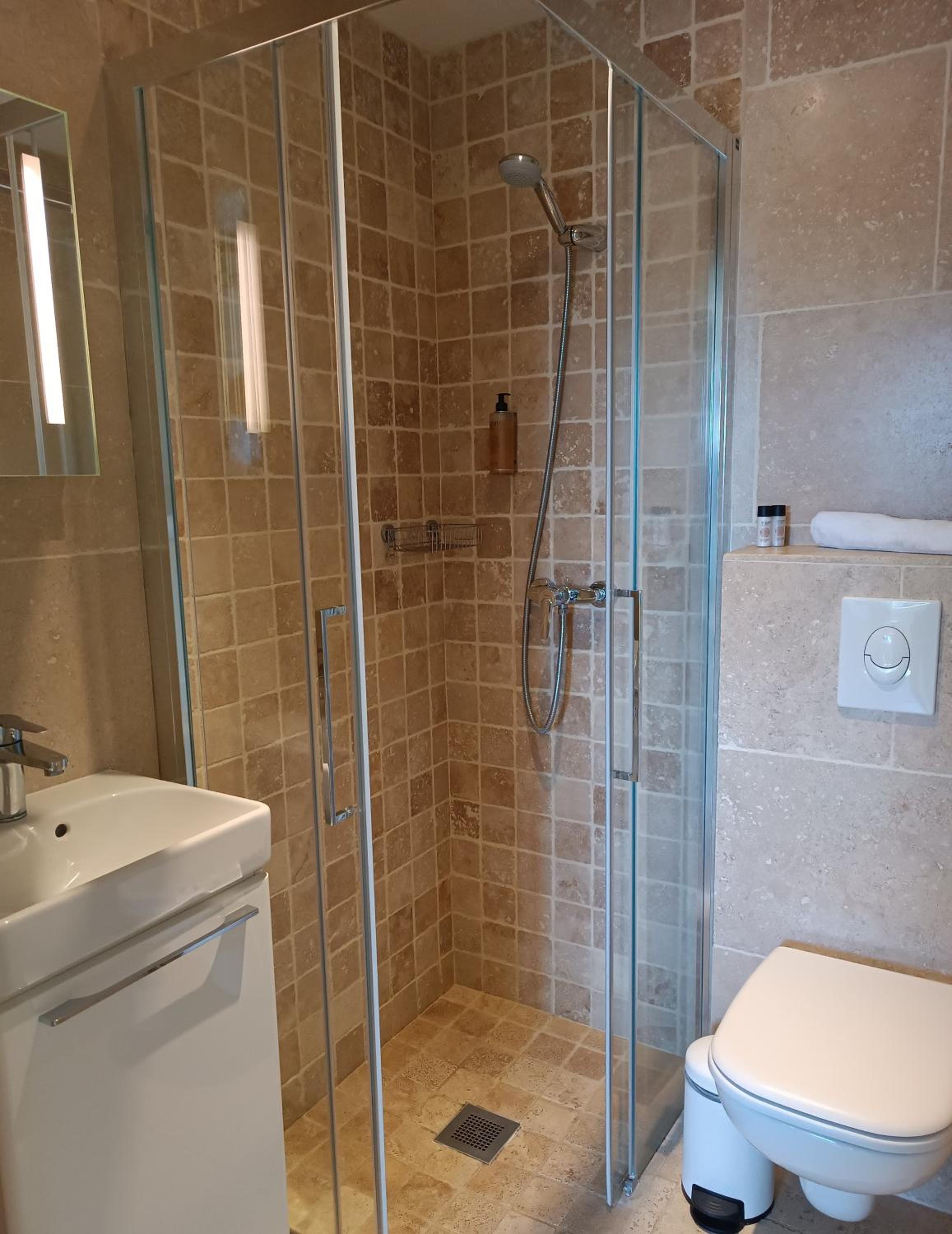 Double Room - Photo 3