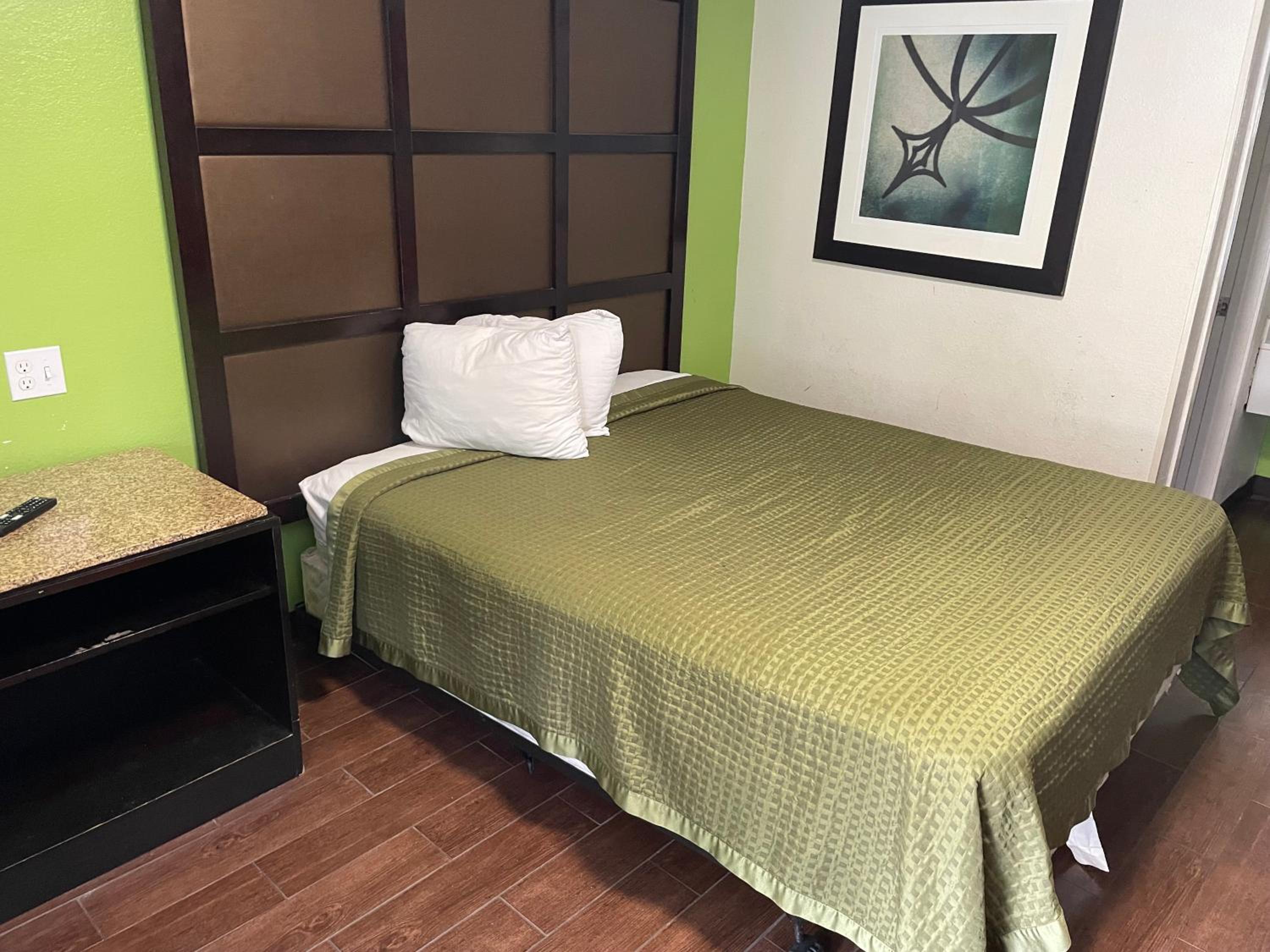 Deluxe King Room photo 2