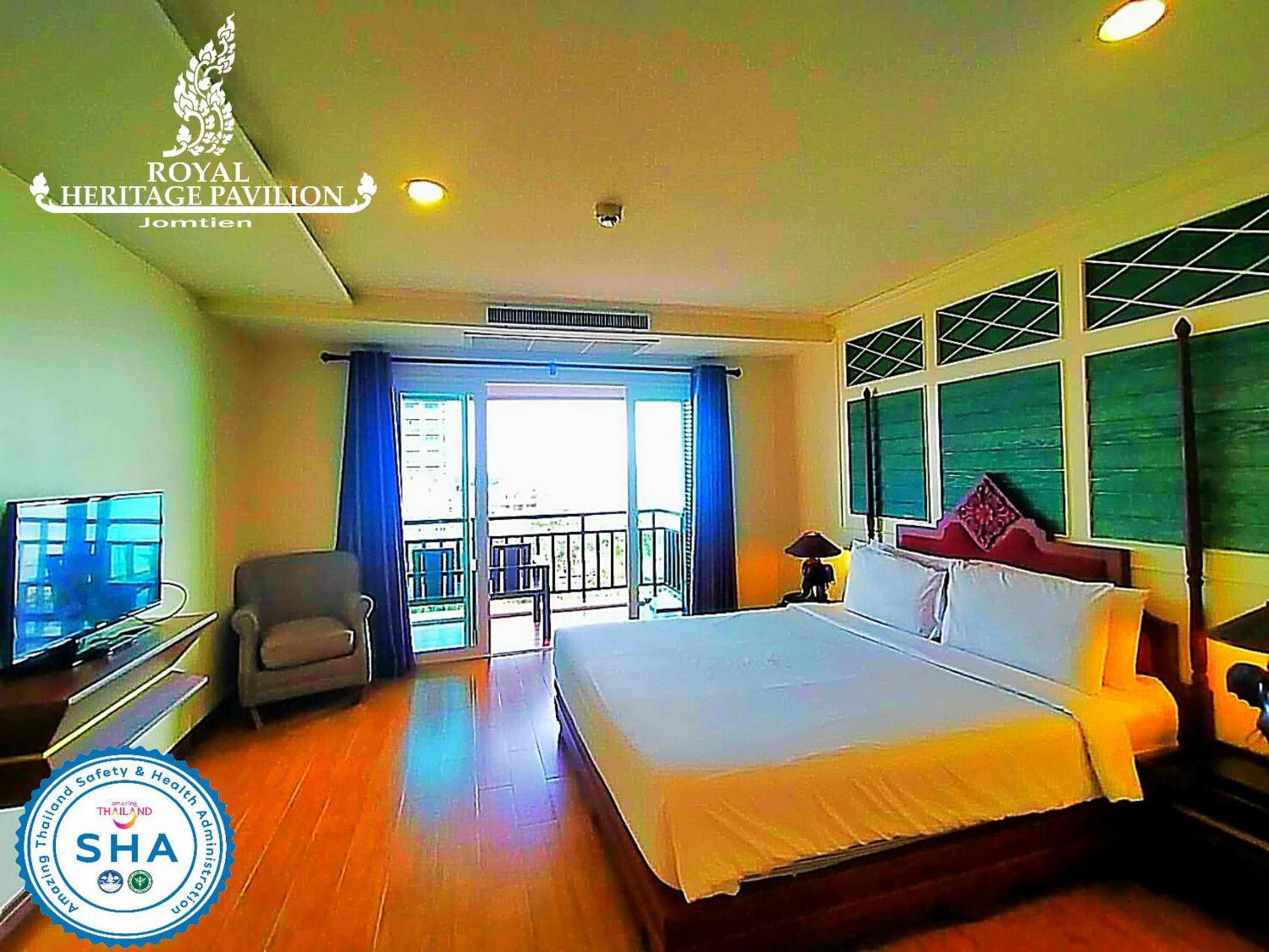 Deluxe Double Room with Balcony - Photo 5