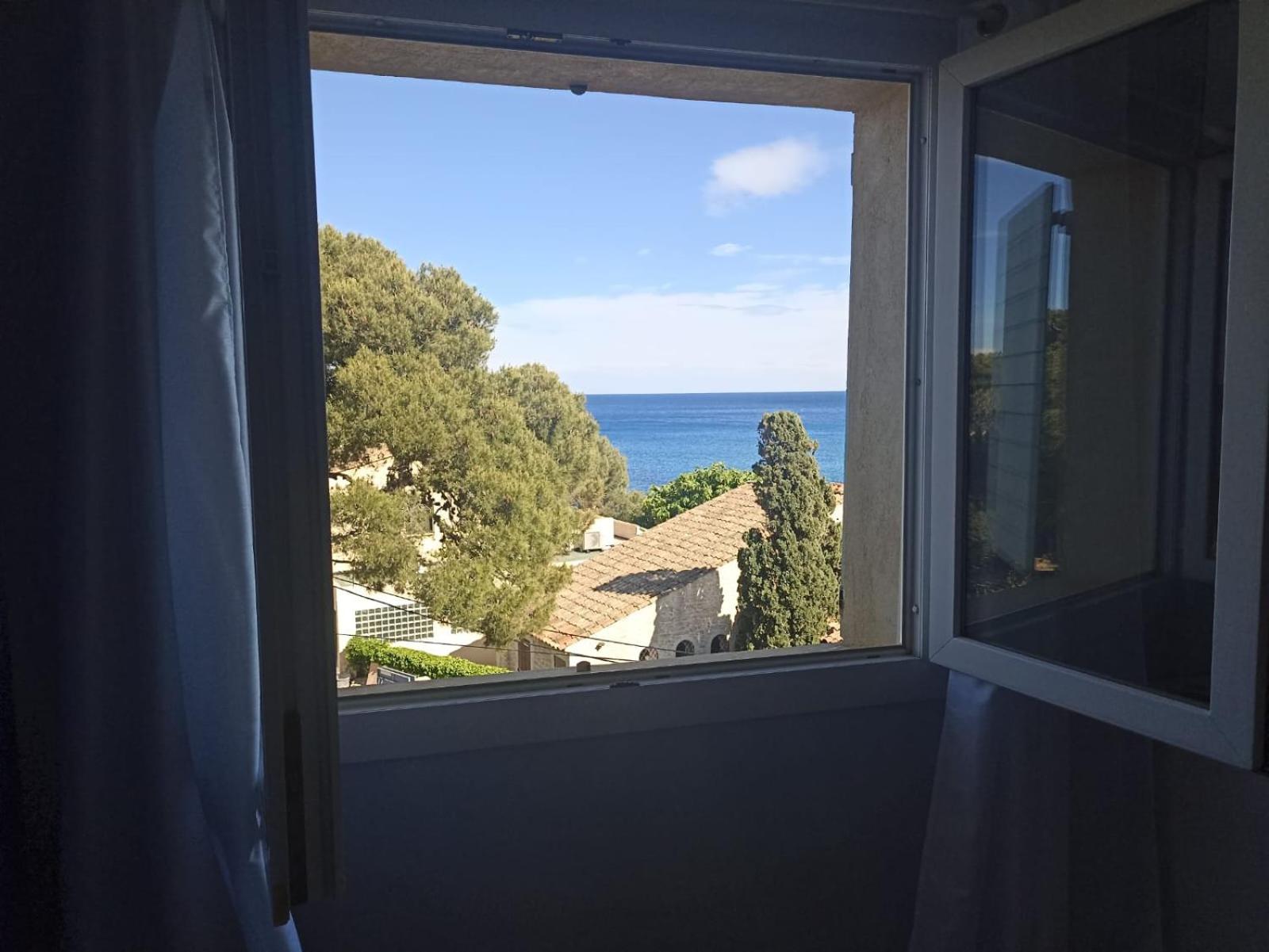 Family Room with Sea View (4 adults) - Photo 2