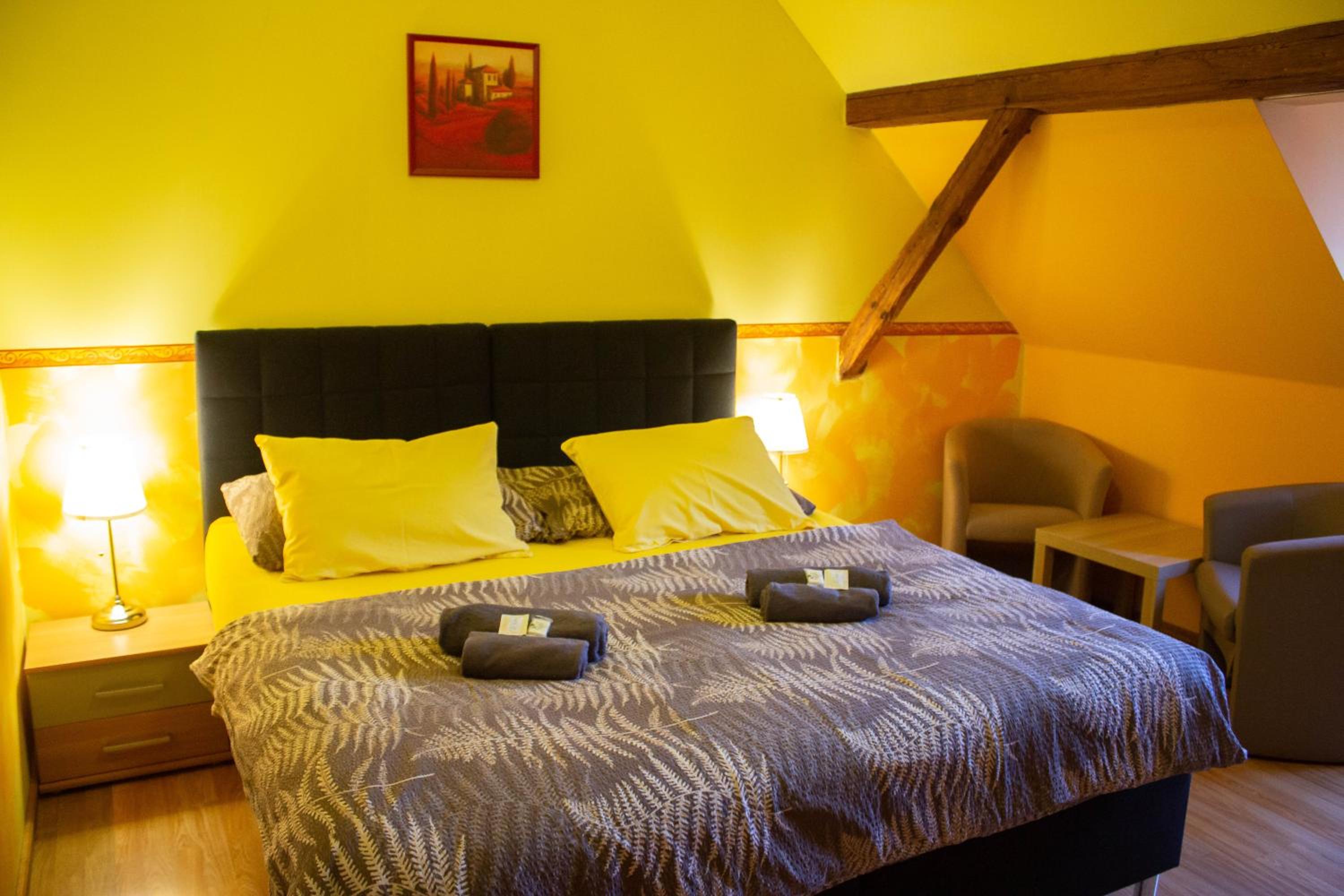 Economy Double Room photo 2